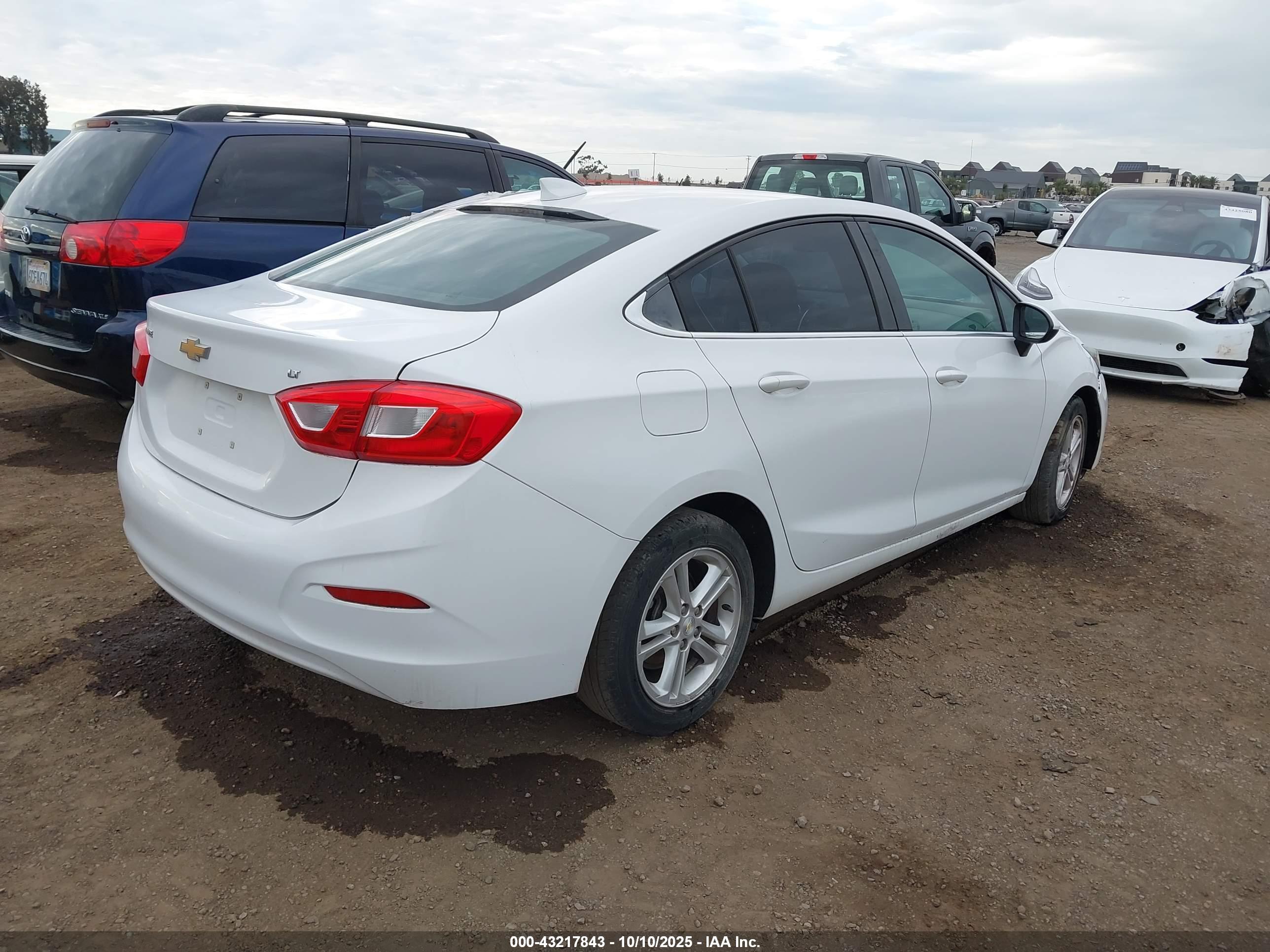 CHEVROLET CRUZE image 4