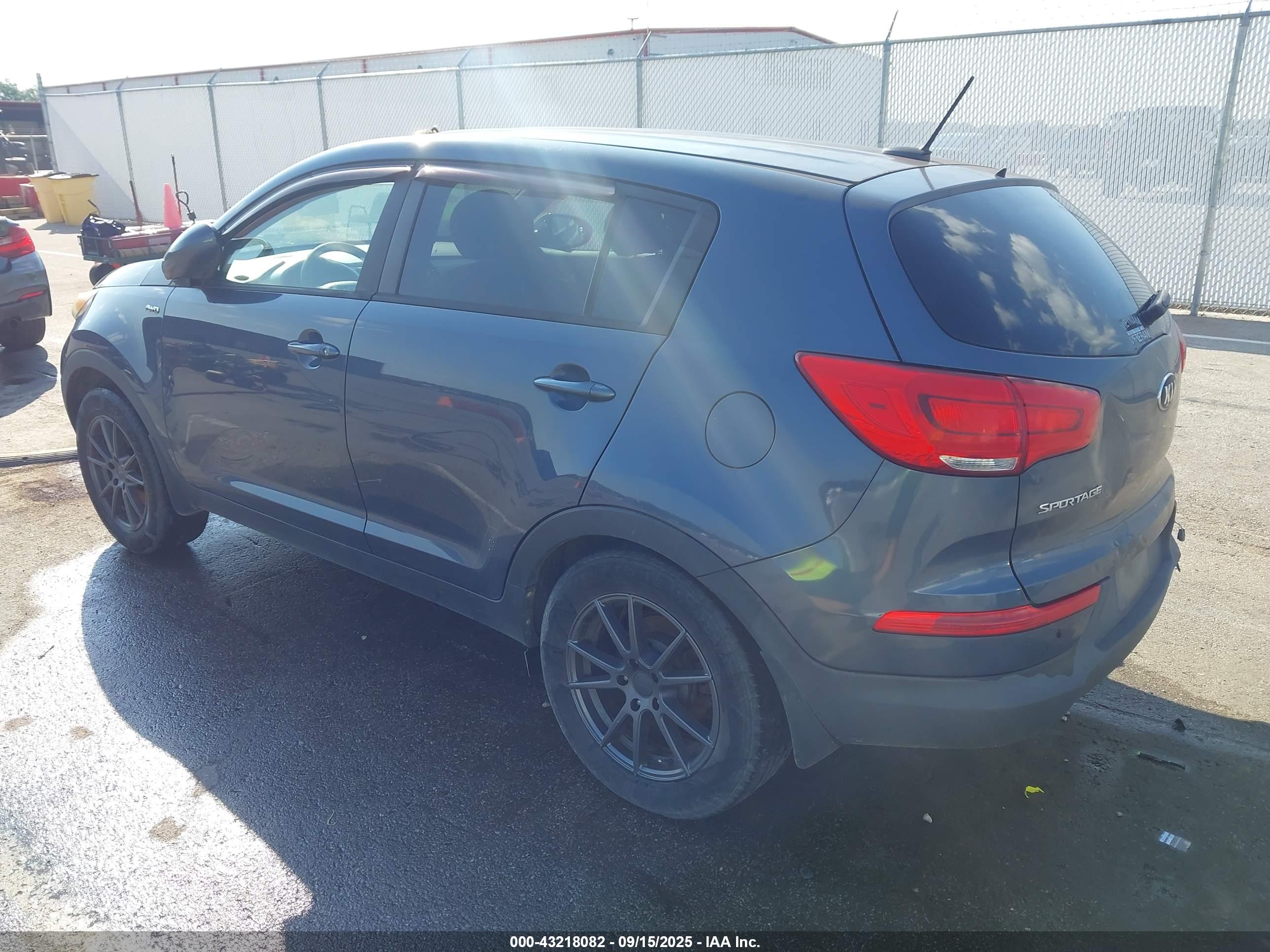 KIA SPORTAGE image 3