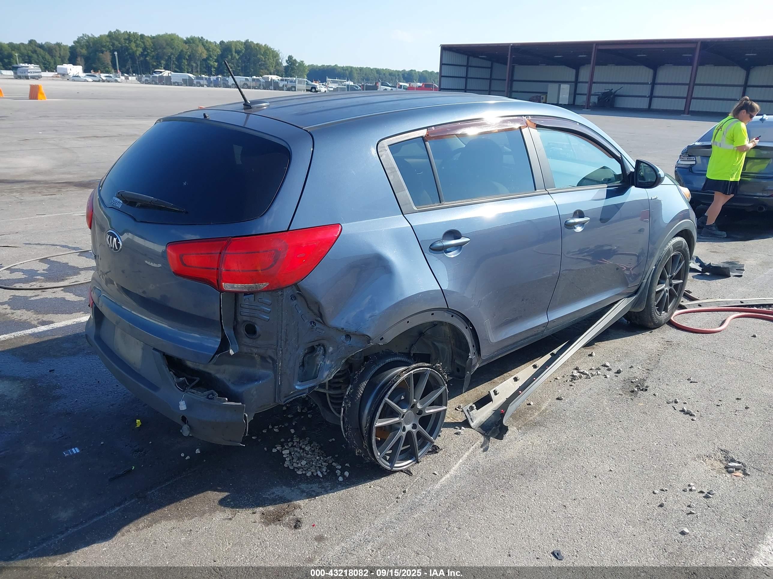 KIA SPORTAGE image 4