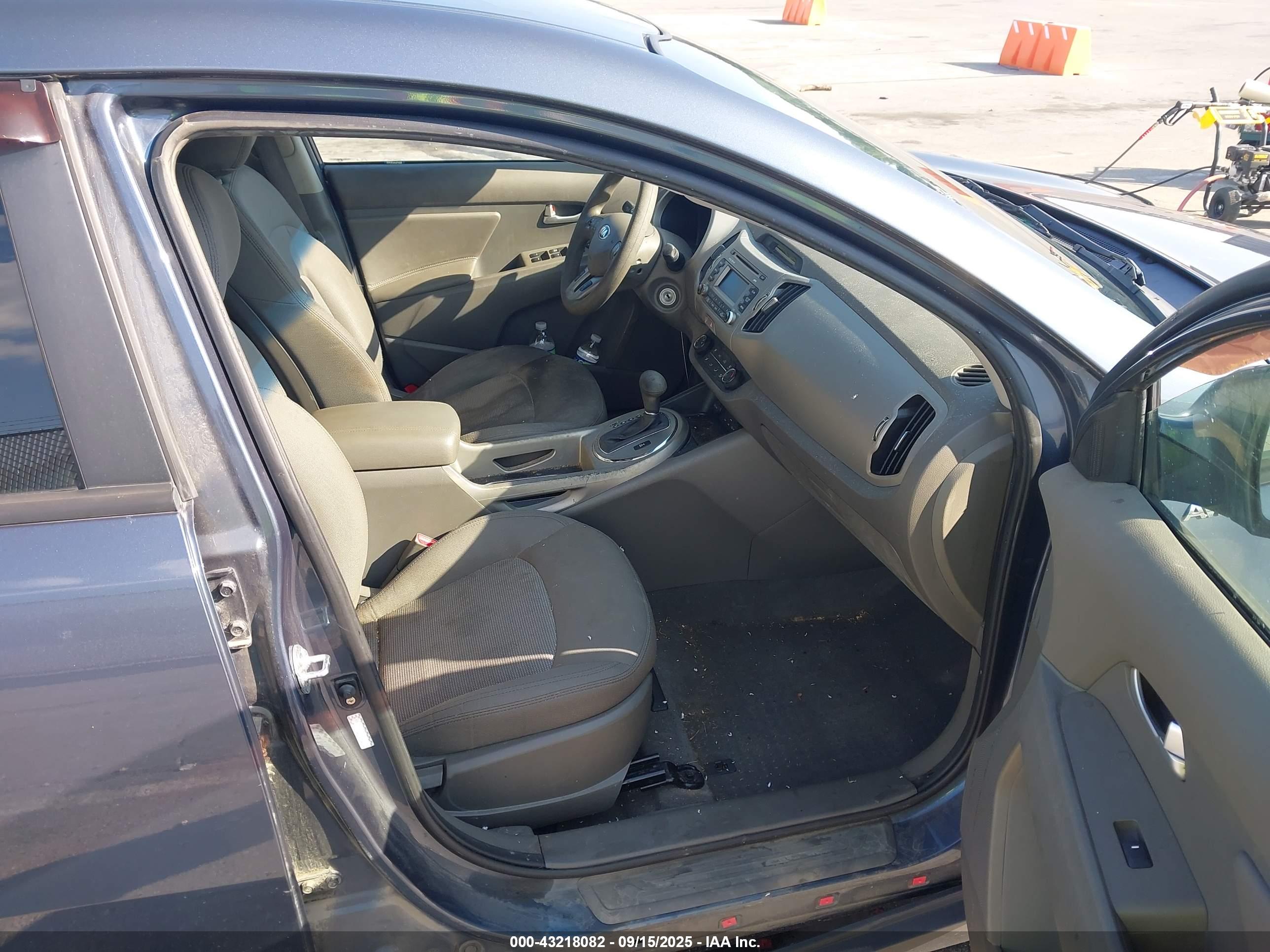KIA SPORTAGE image 5