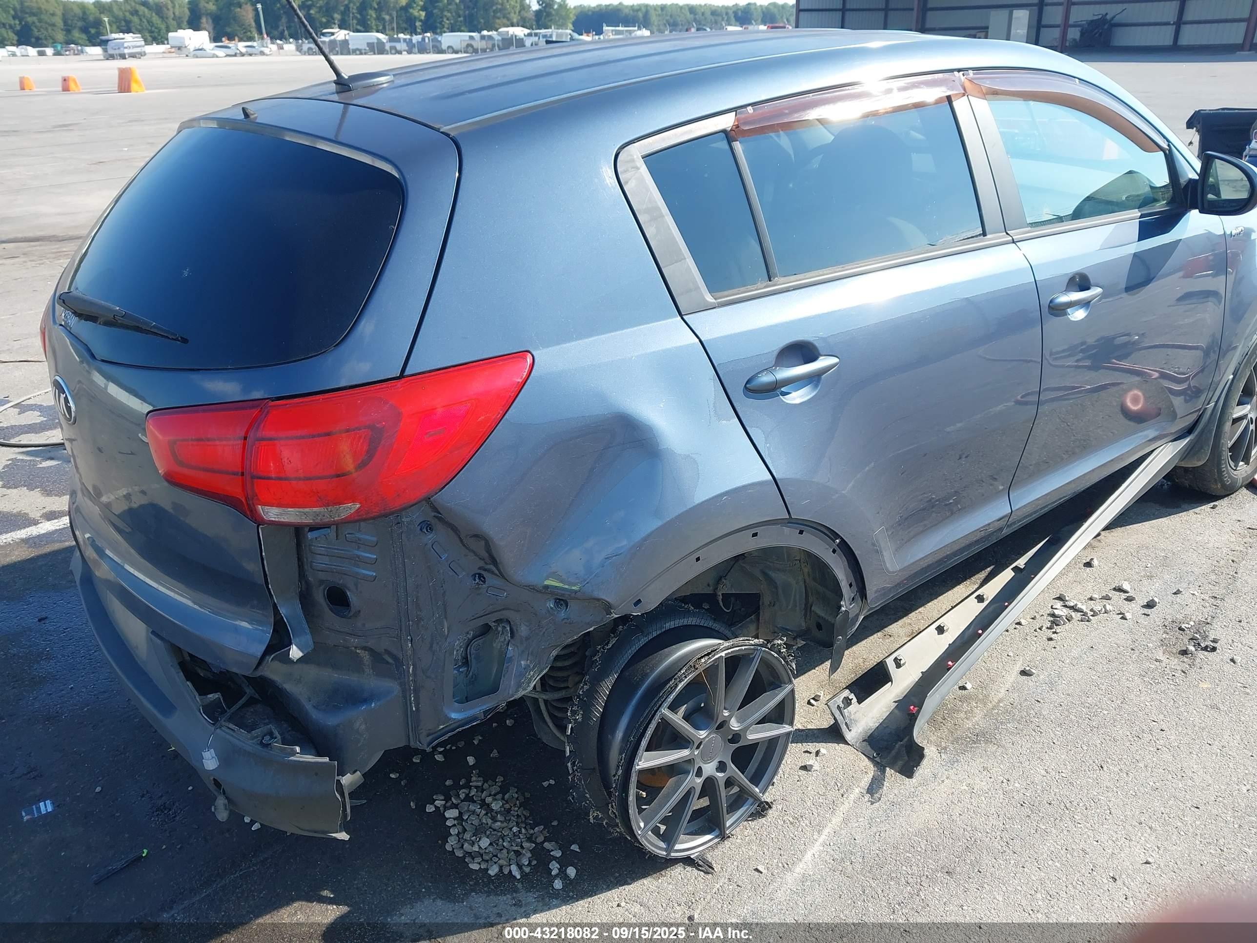 KIA SPORTAGE image 6