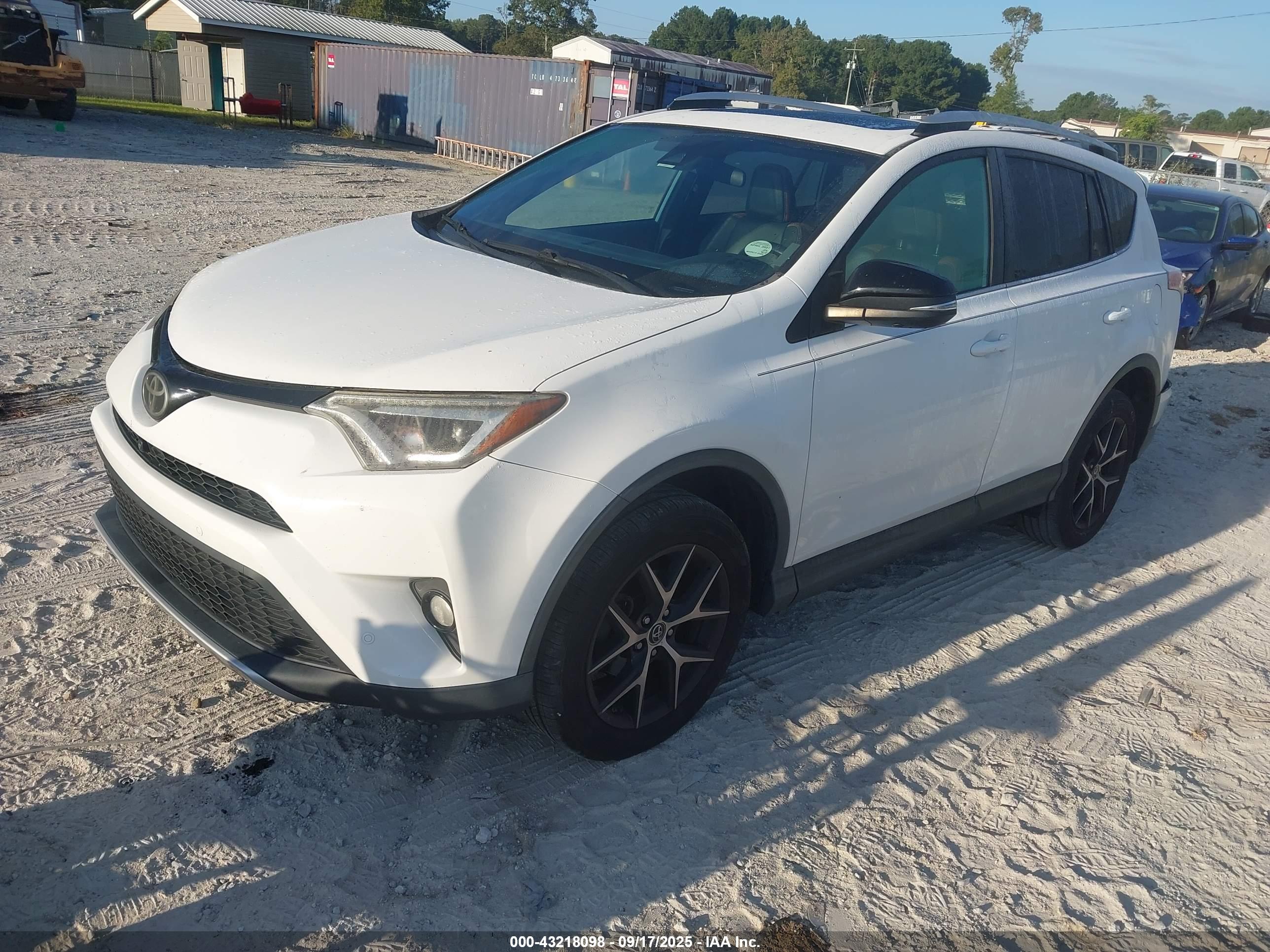 TOYOTA RAV4 image 2