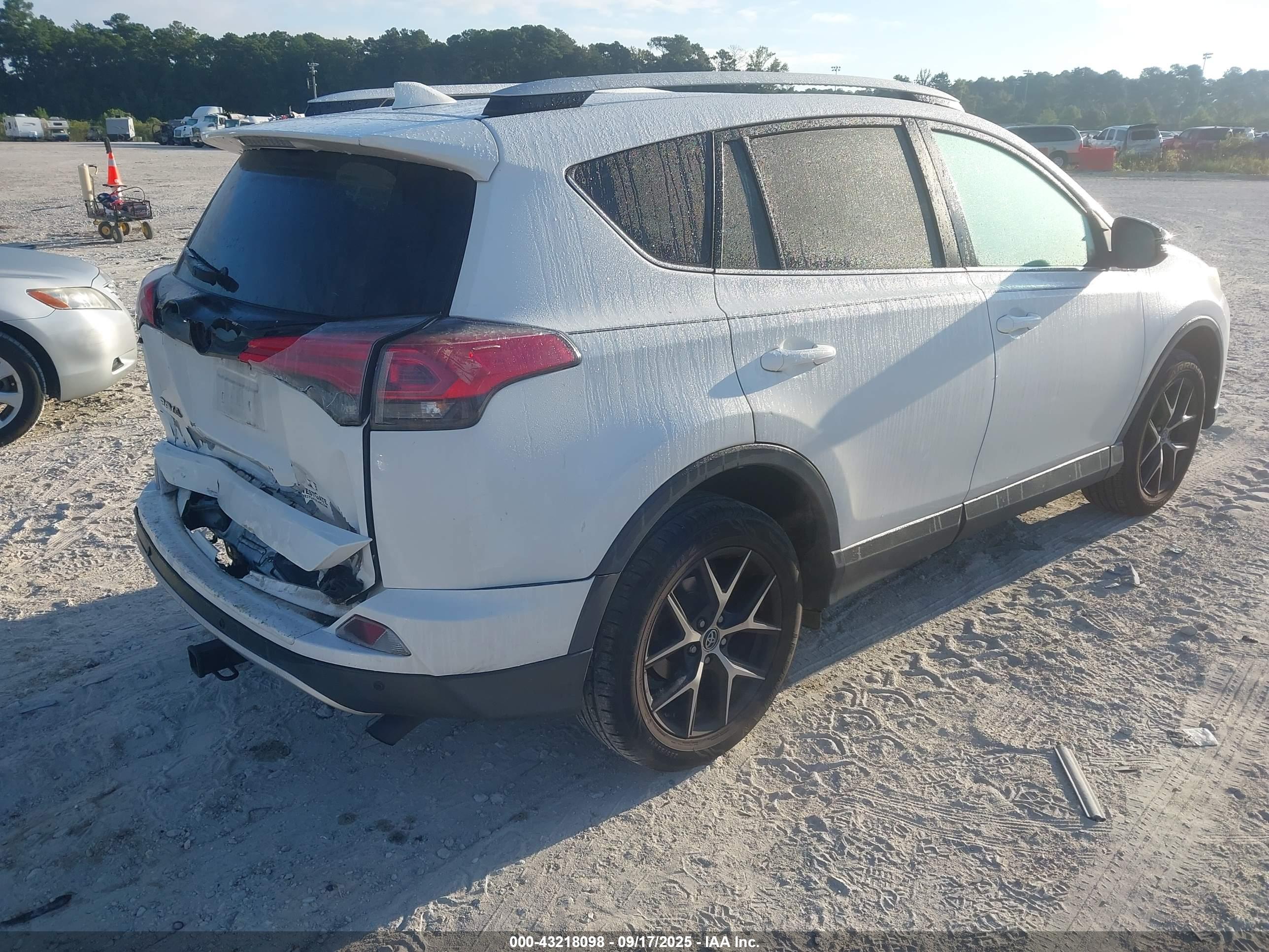 TOYOTA RAV4 image 4