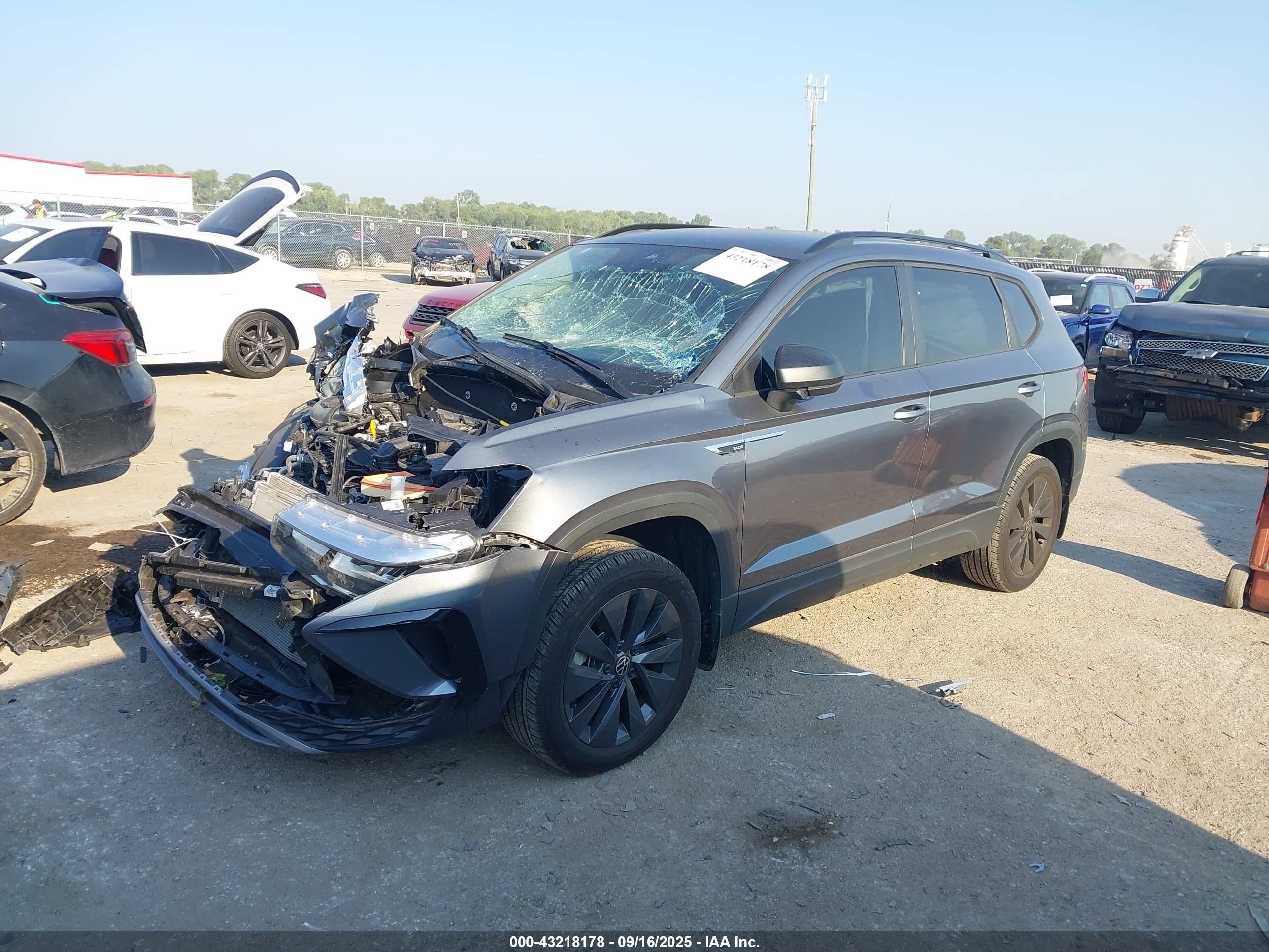 VOLKSWAGEN TAOS image 2