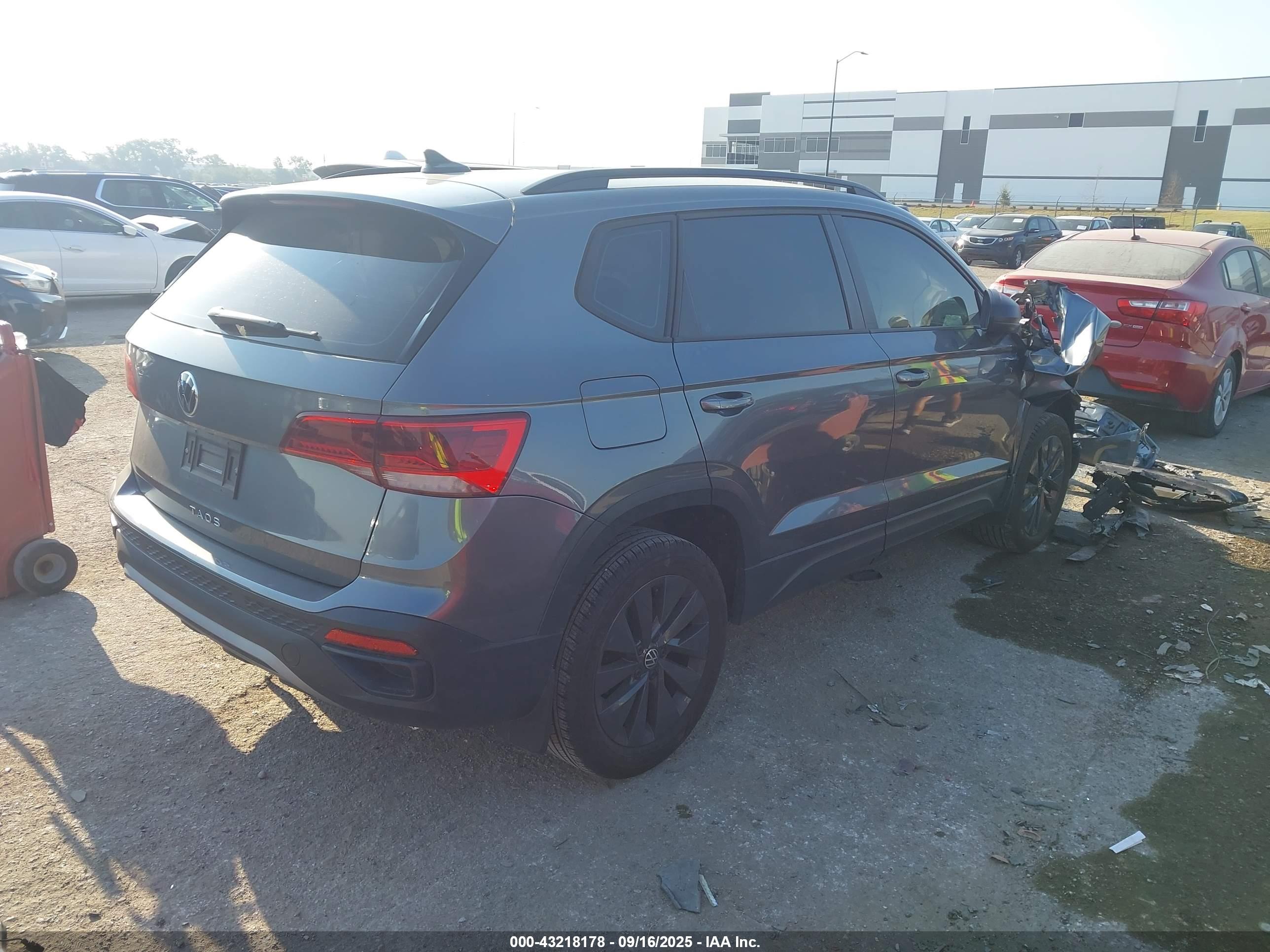 VOLKSWAGEN TAOS image 4