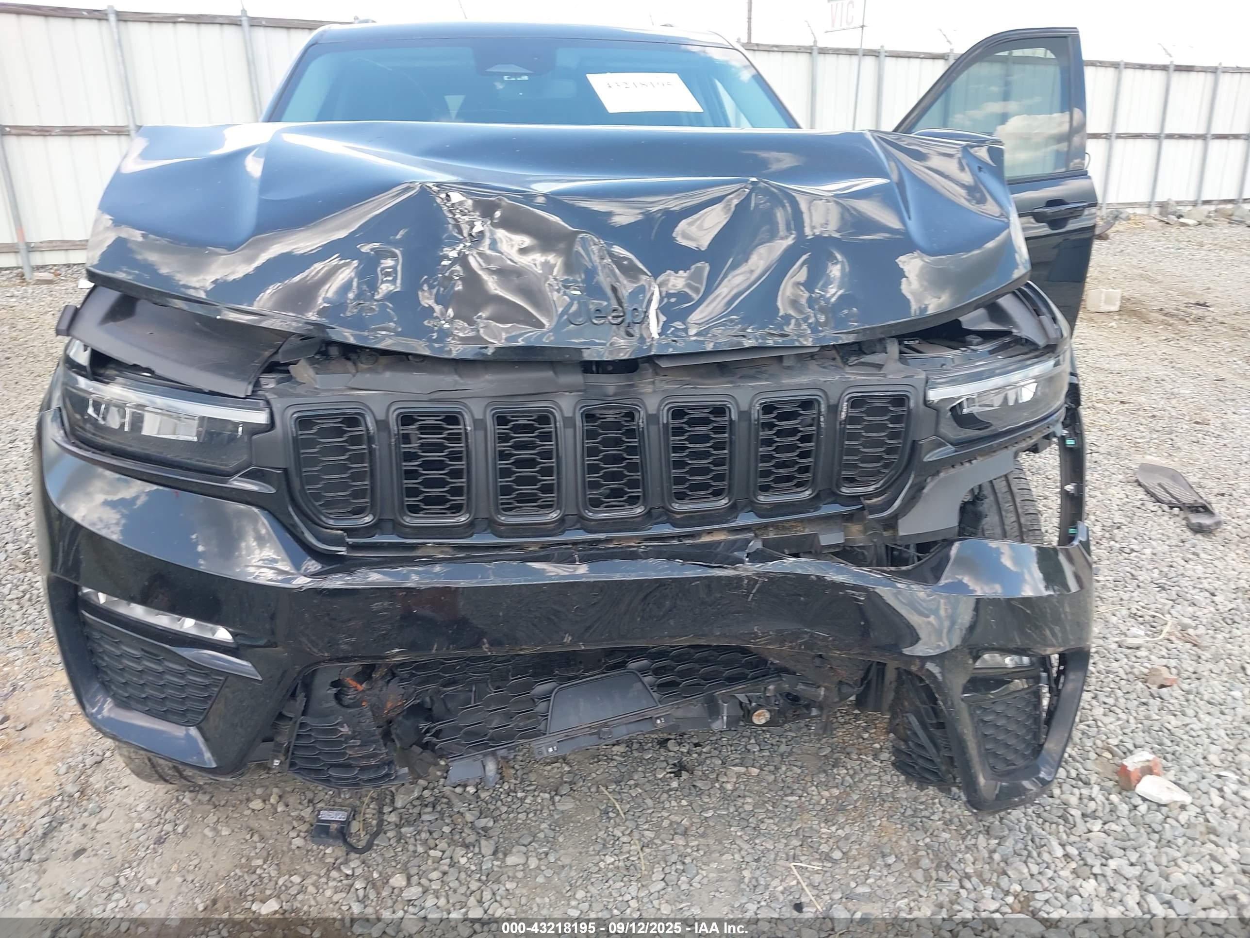 JEEP GRAND image 6