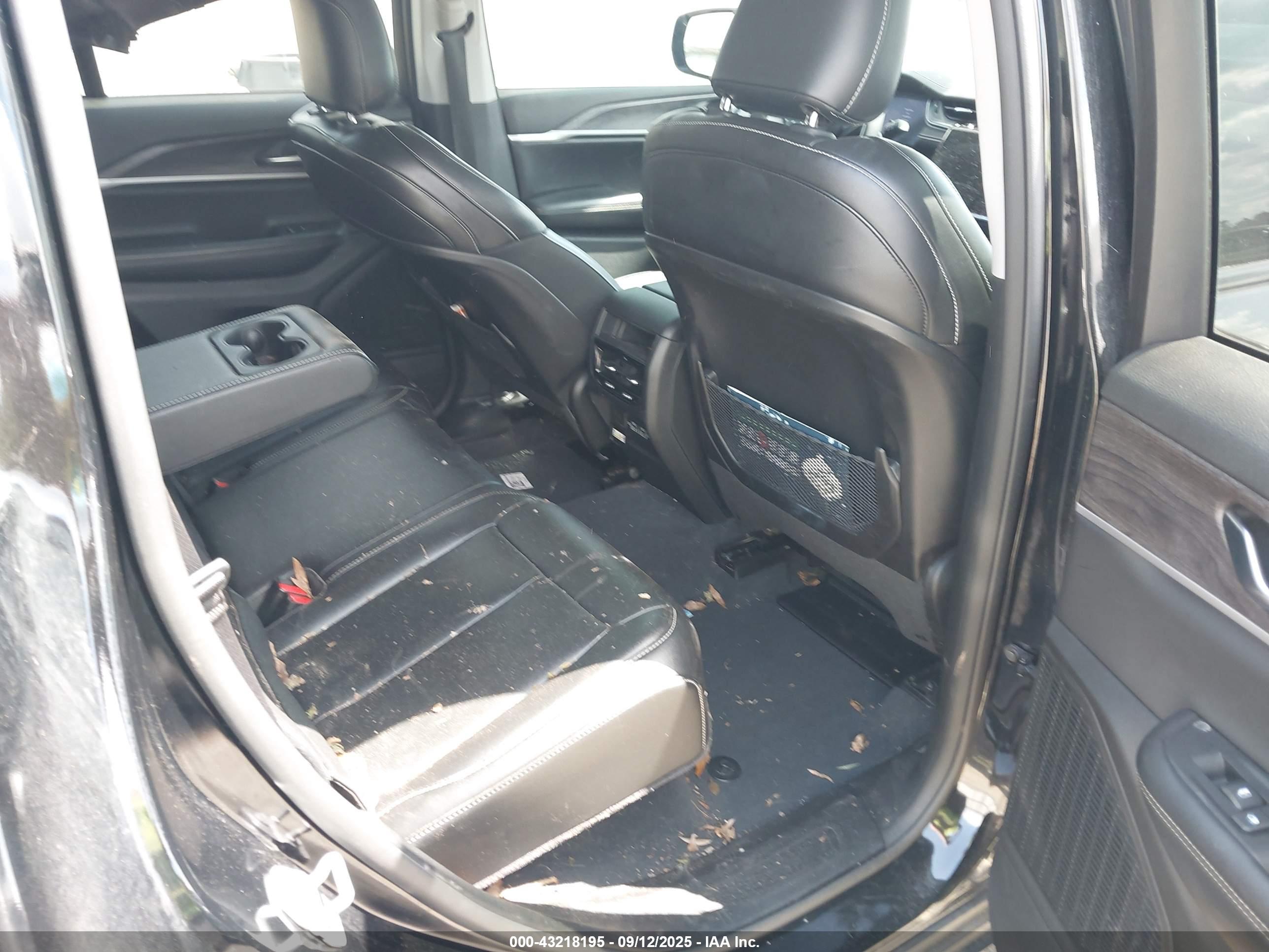 JEEP GRAND image 8