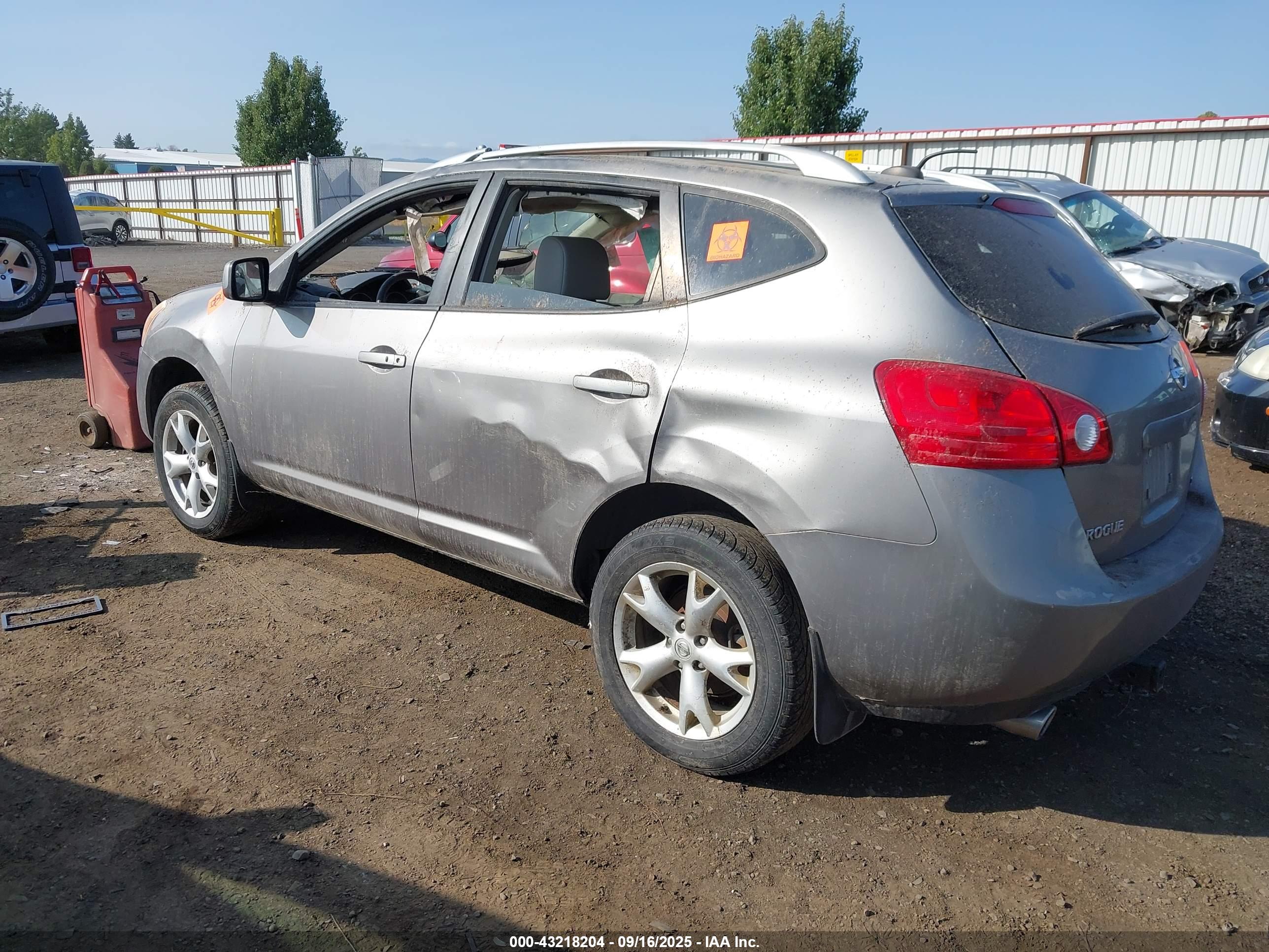 NISSAN ROGUE image 3
