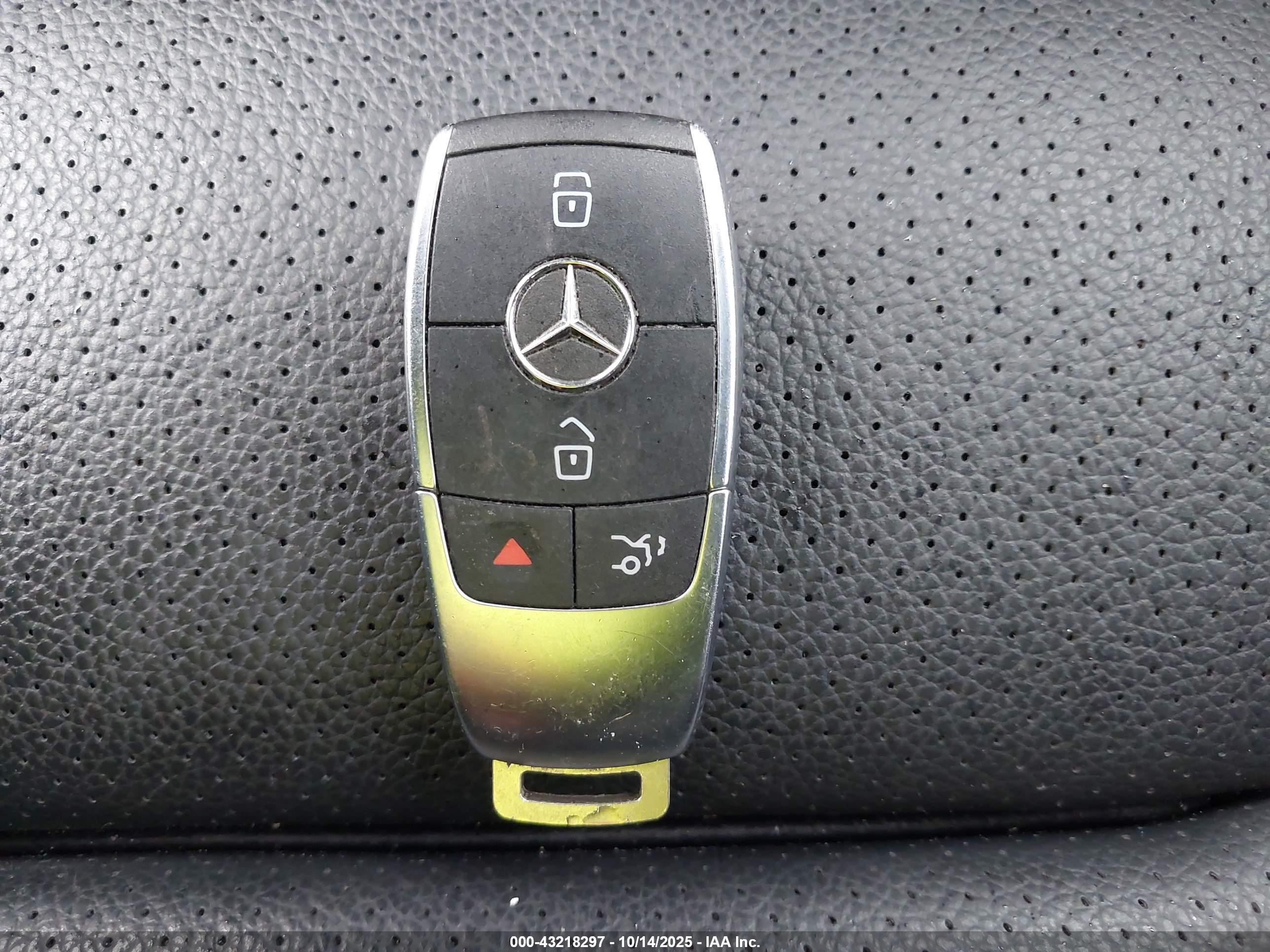 MERCEDES-BENZ GLC image 11