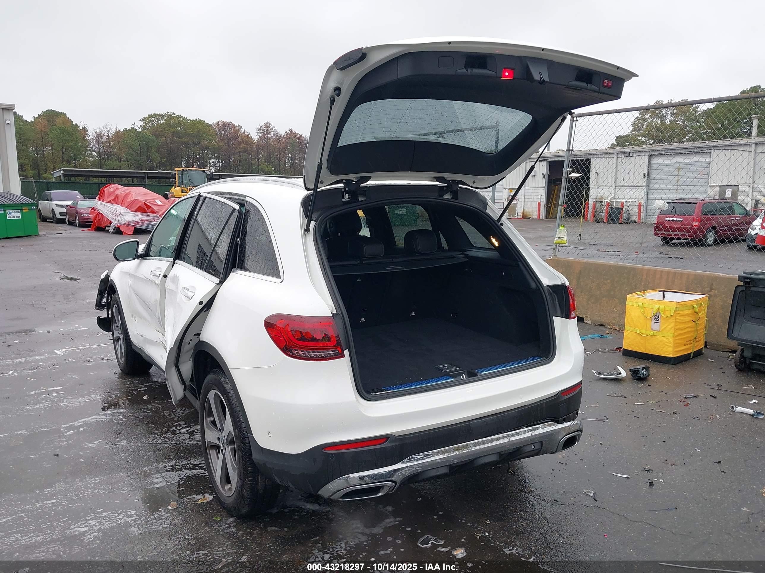 MERCEDES-BENZ GLC image 3