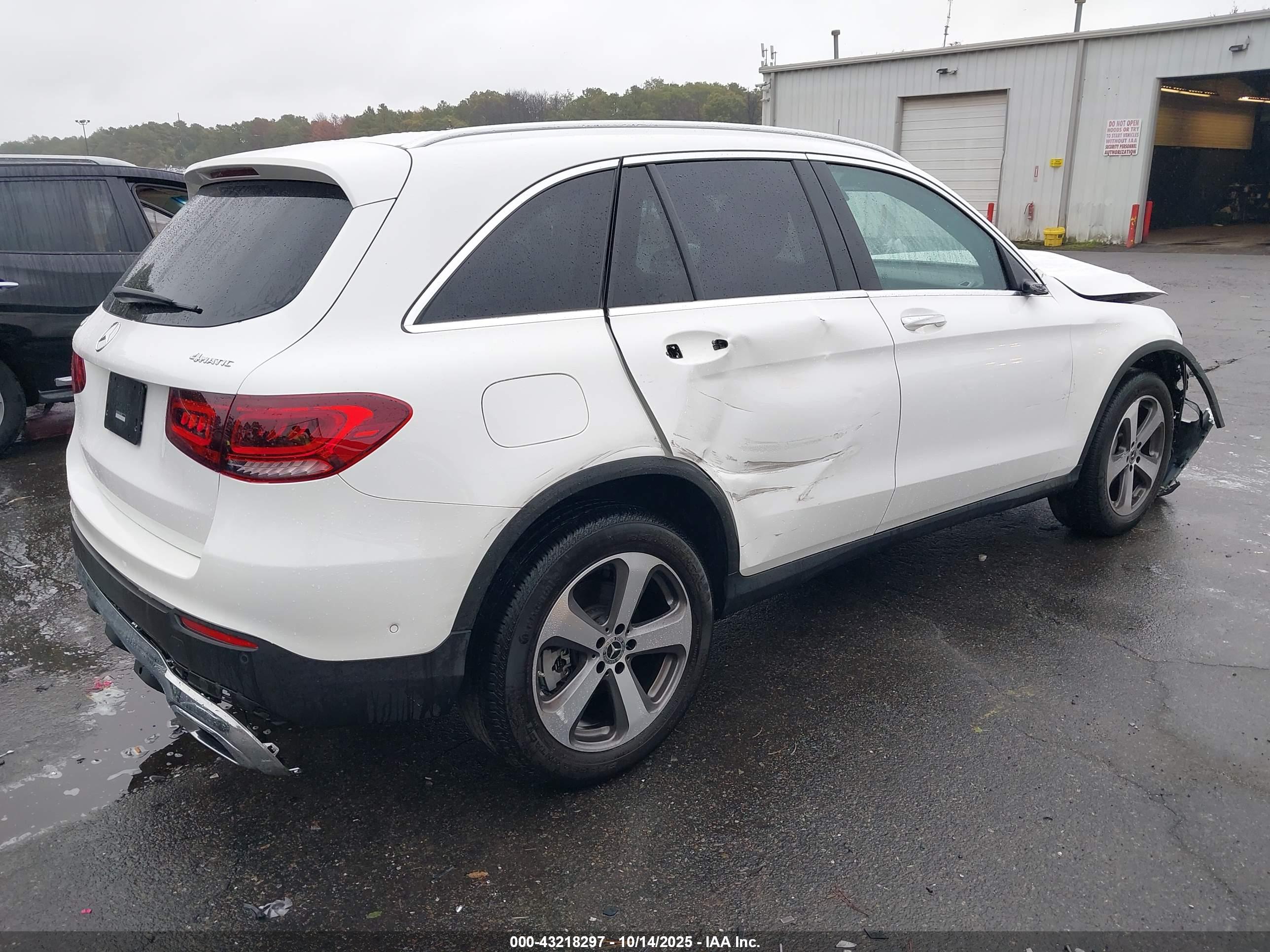 MERCEDES-BENZ GLC image 4