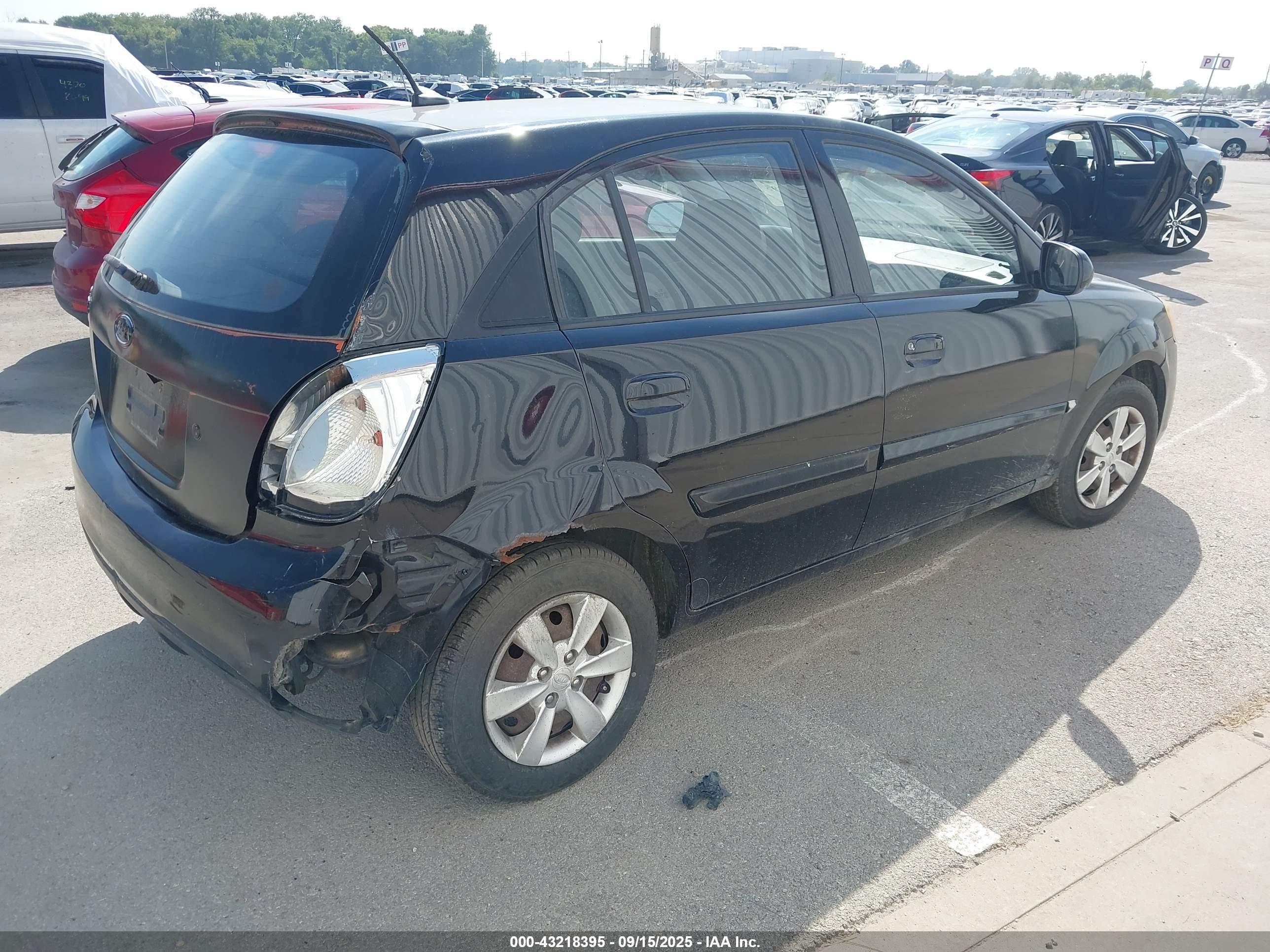 KIA RIO5 image 4