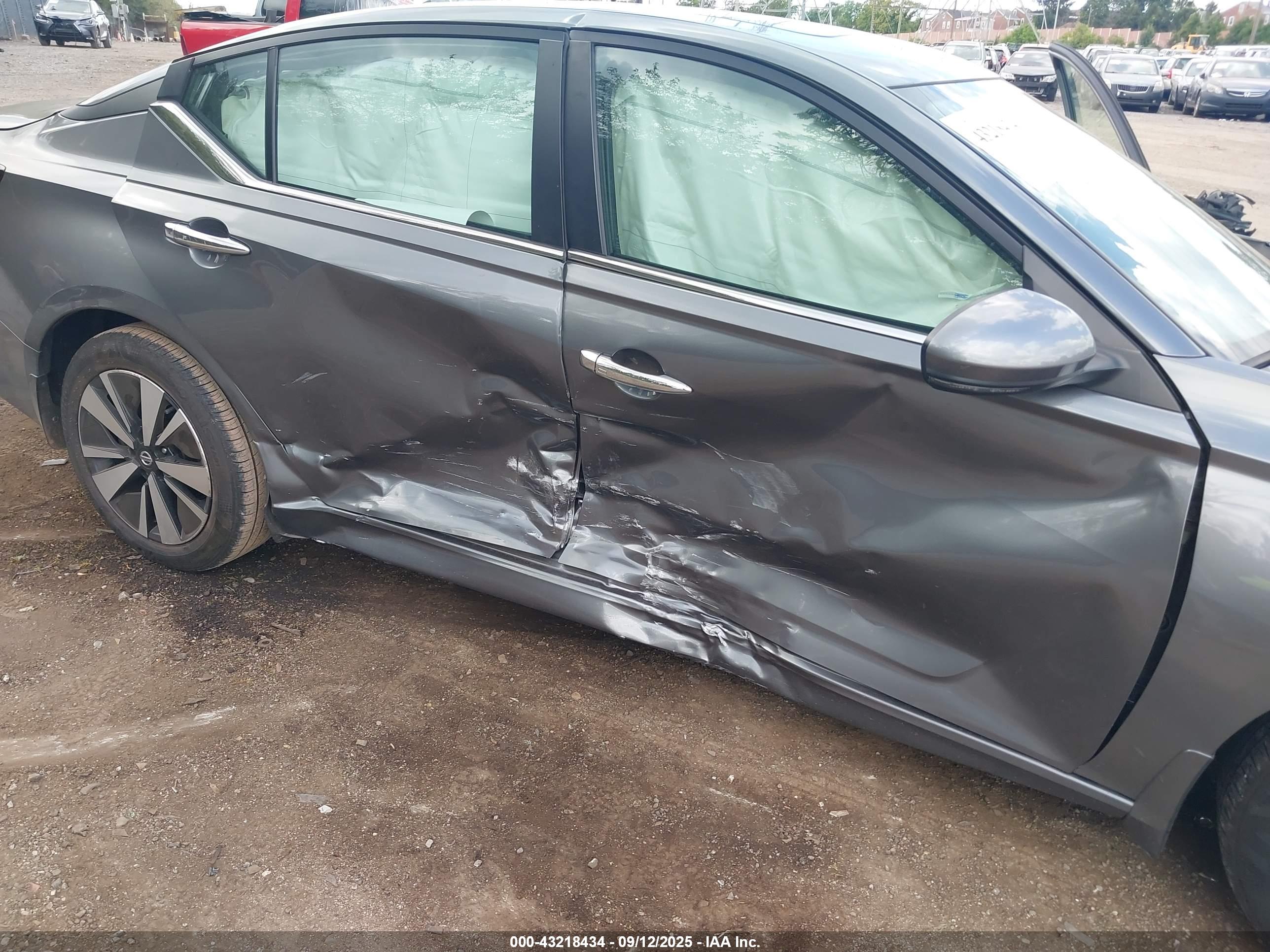 NISSAN ALTIMA image 6