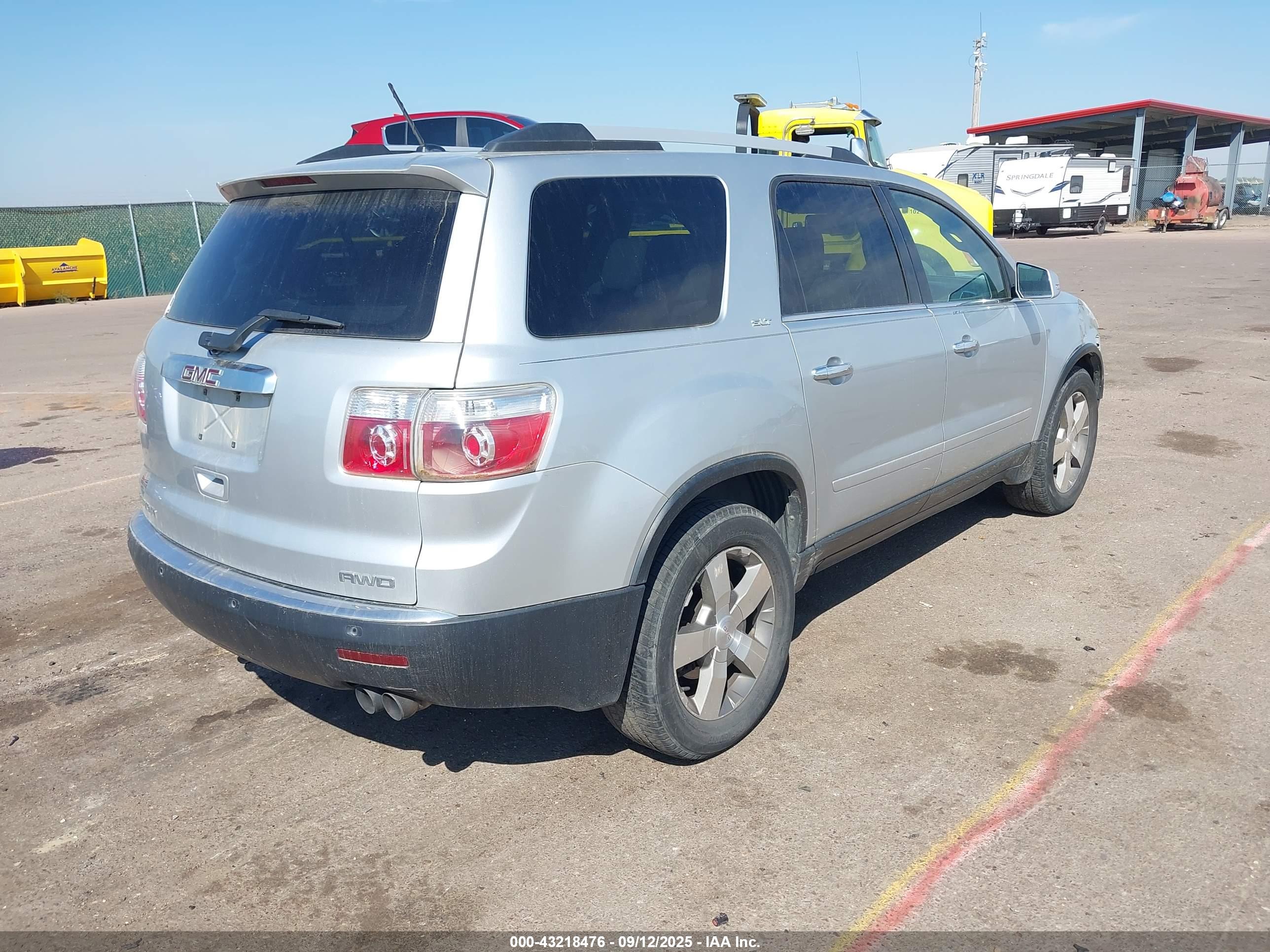 GMC ACADIA image 4