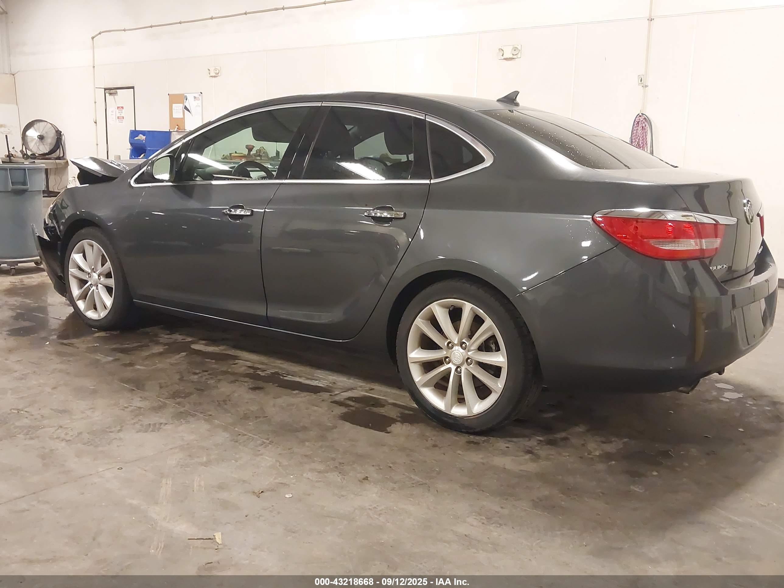 BUICK VERANO image 3
