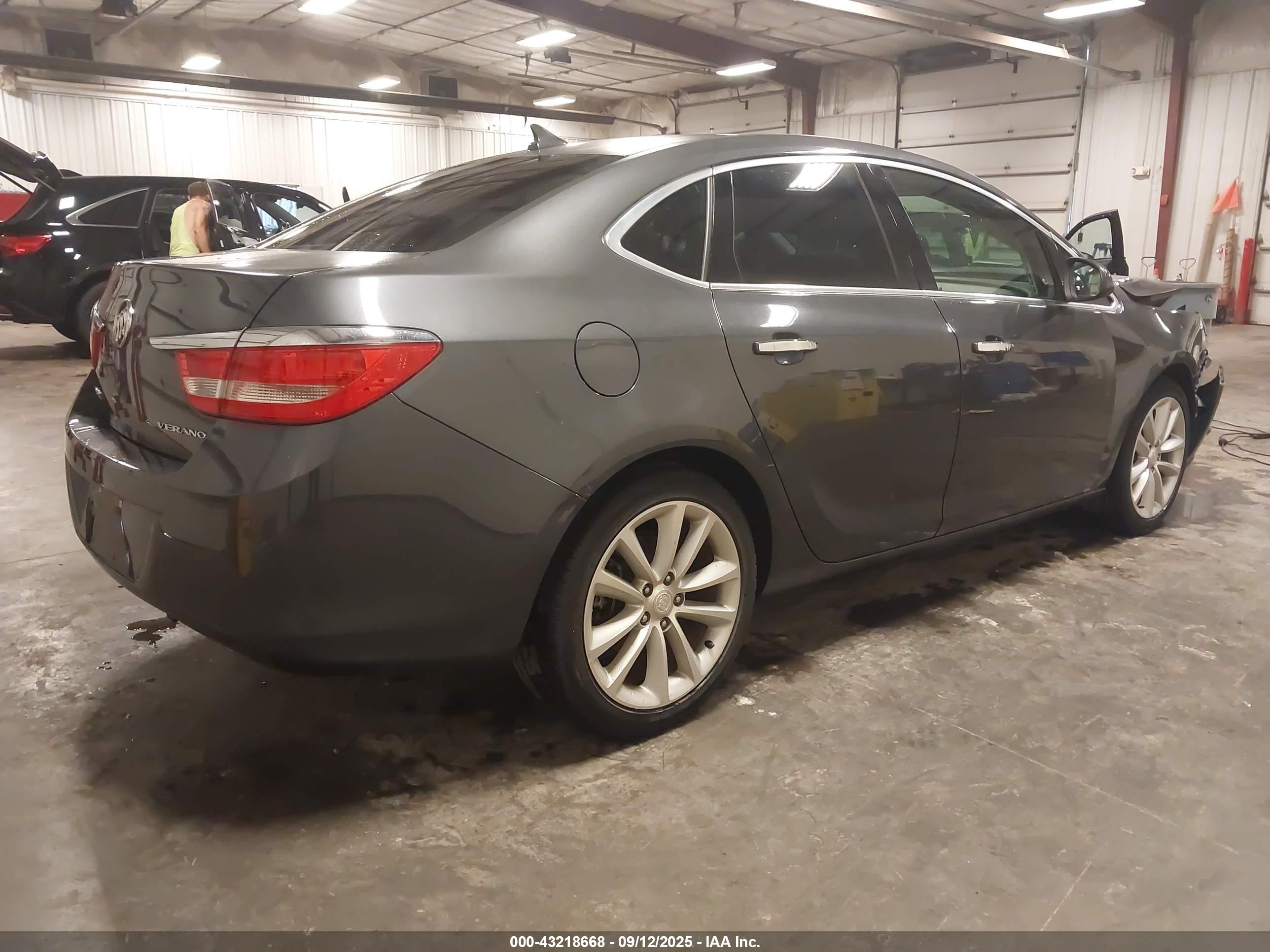 BUICK VERANO image 4