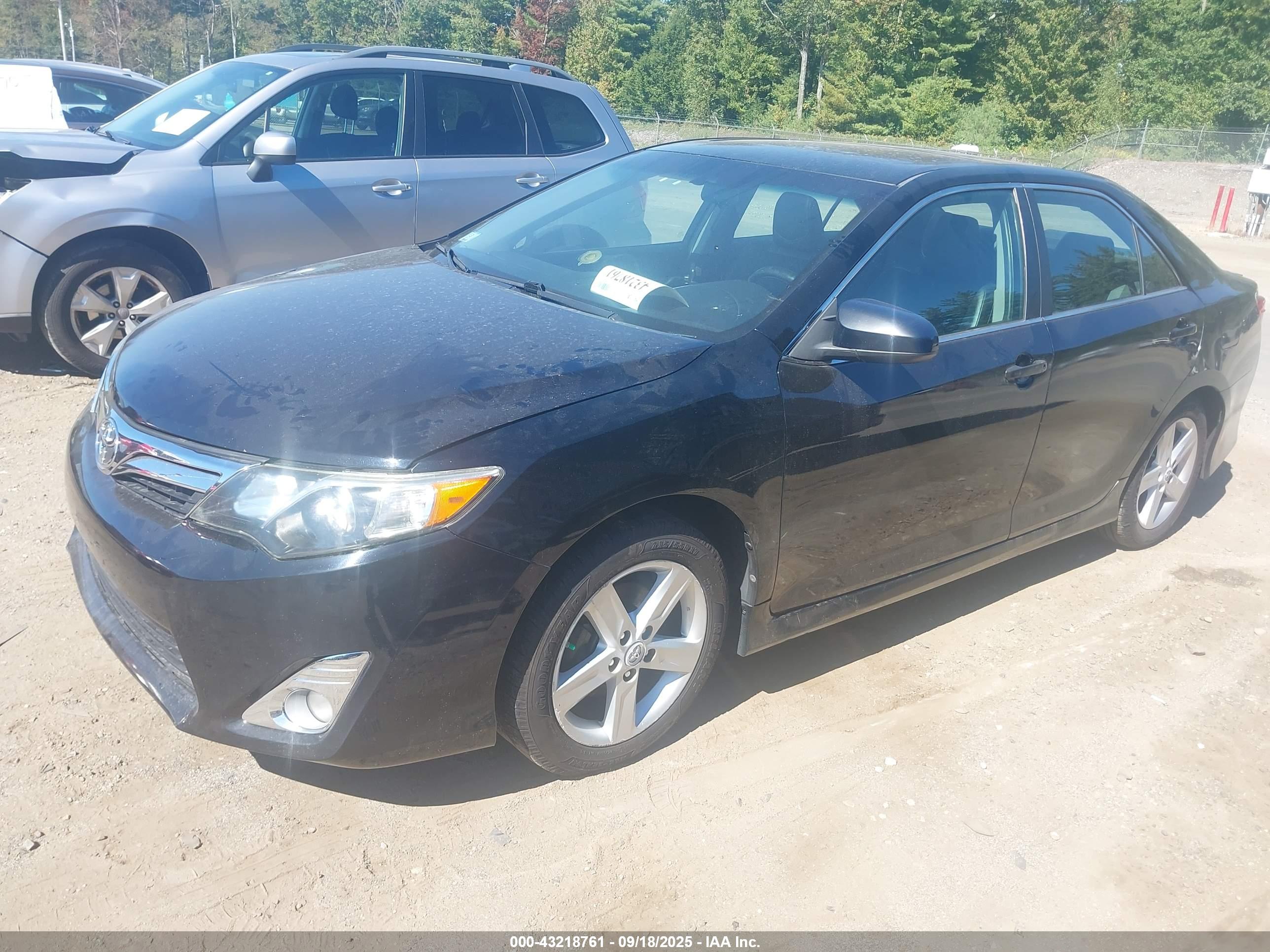 TOYOTA CAMRY image 2
