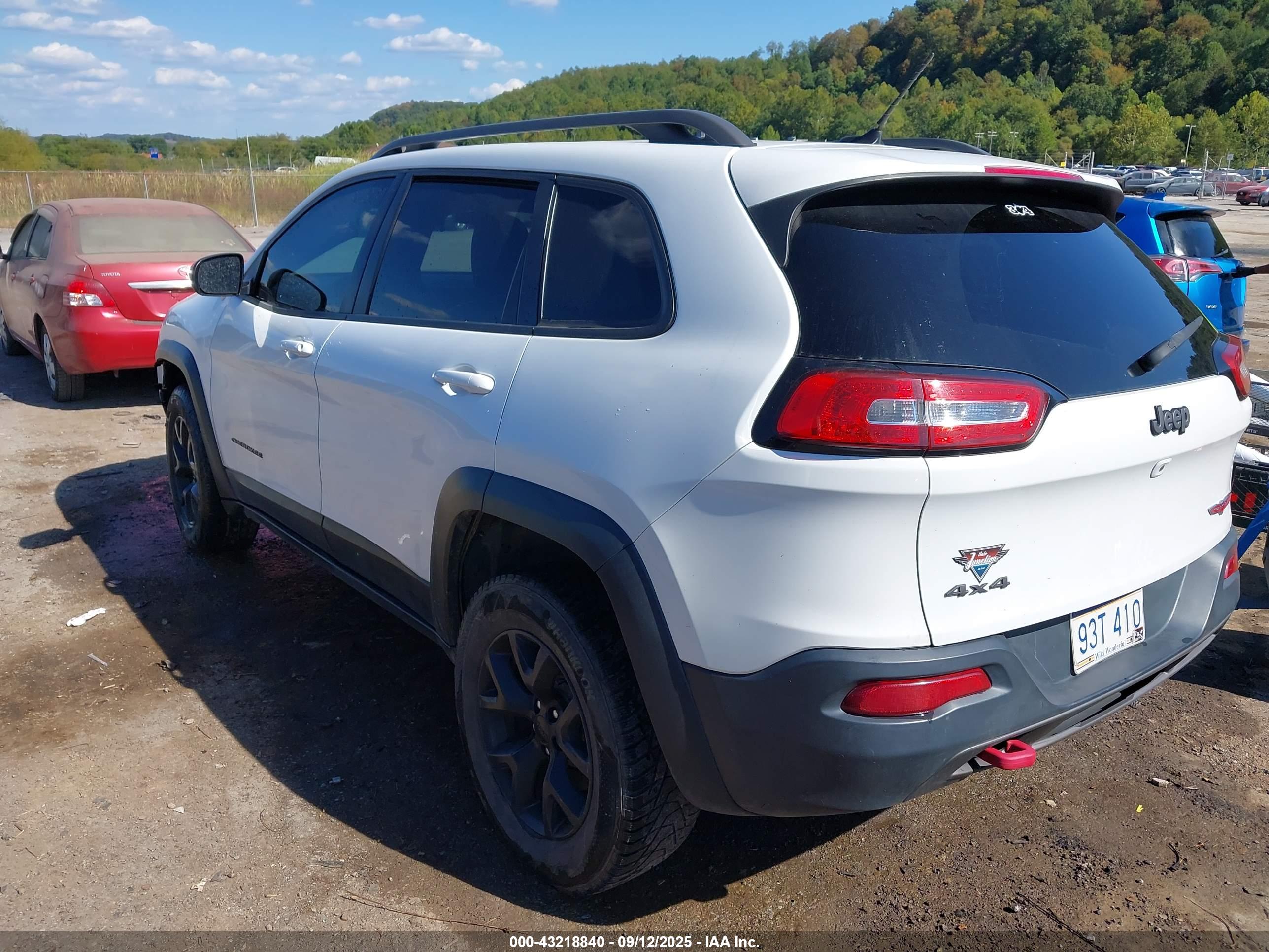 JEEP CHEROKEE image 3