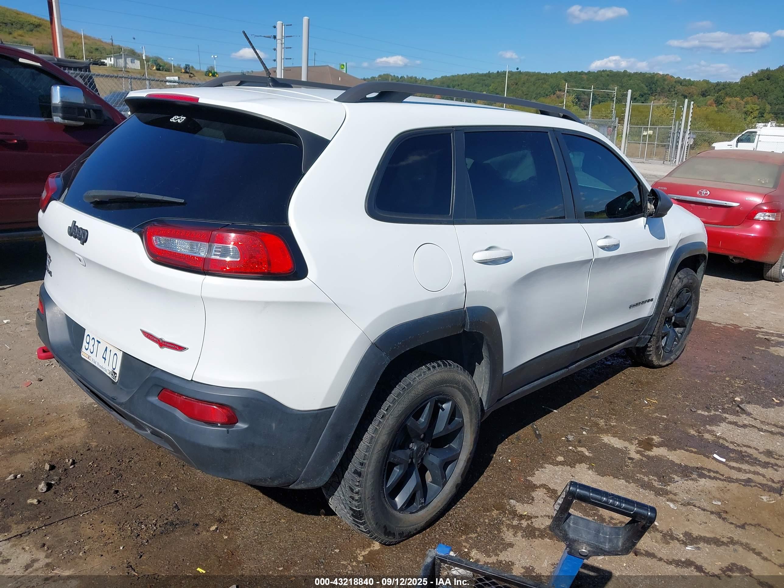 JEEP CHEROKEE image 4
