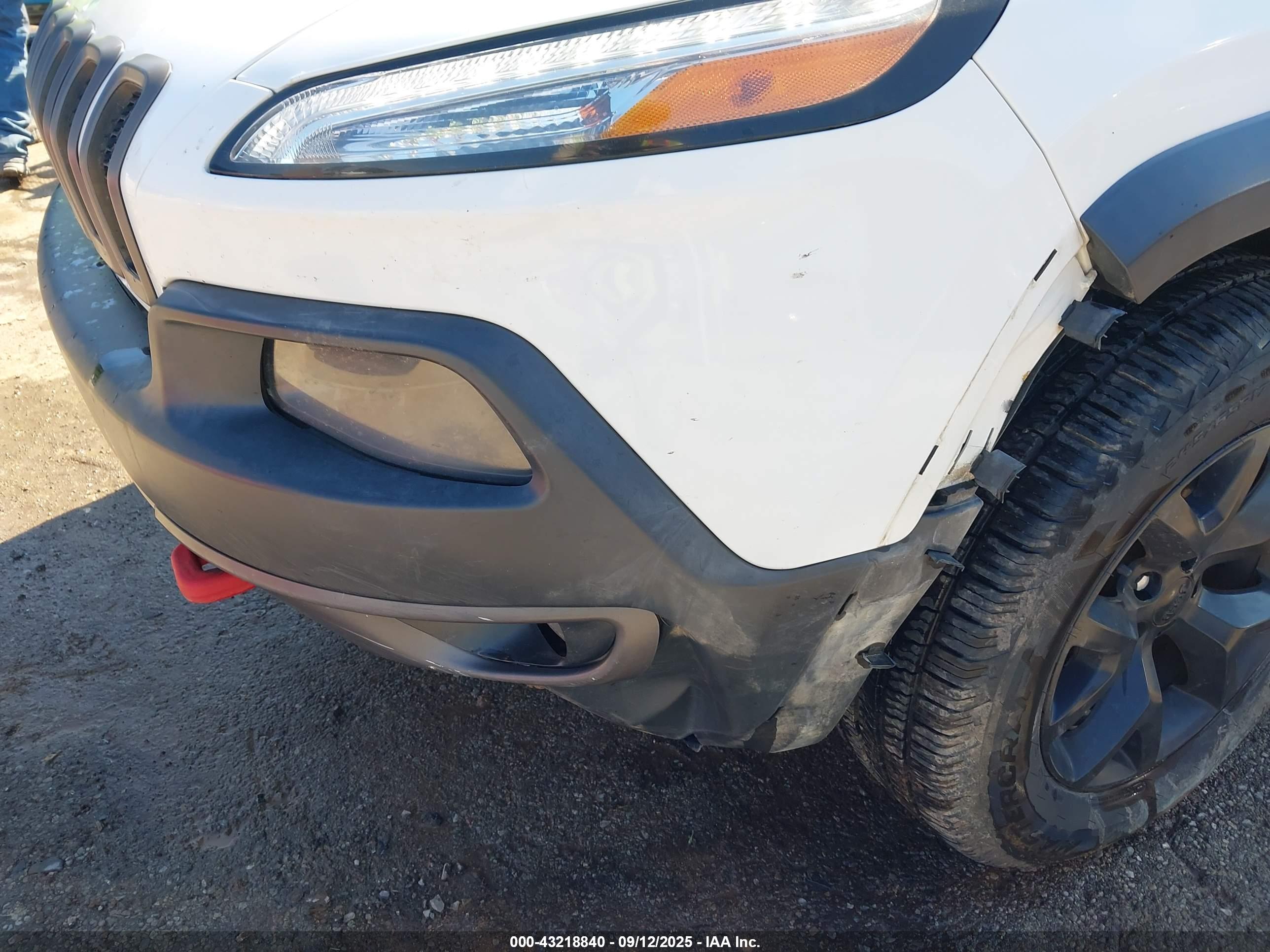 JEEP CHEROKEE image 6