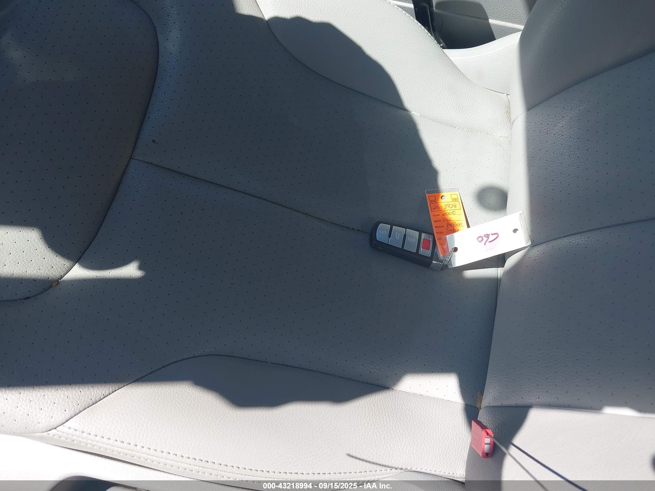 VOLKSWAGEN PASSAT image 11