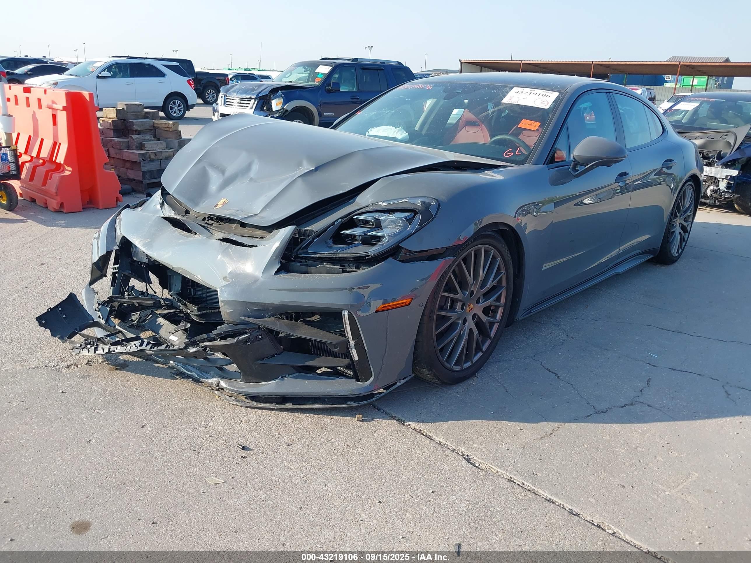 PORSCHE PANAMERA image 2