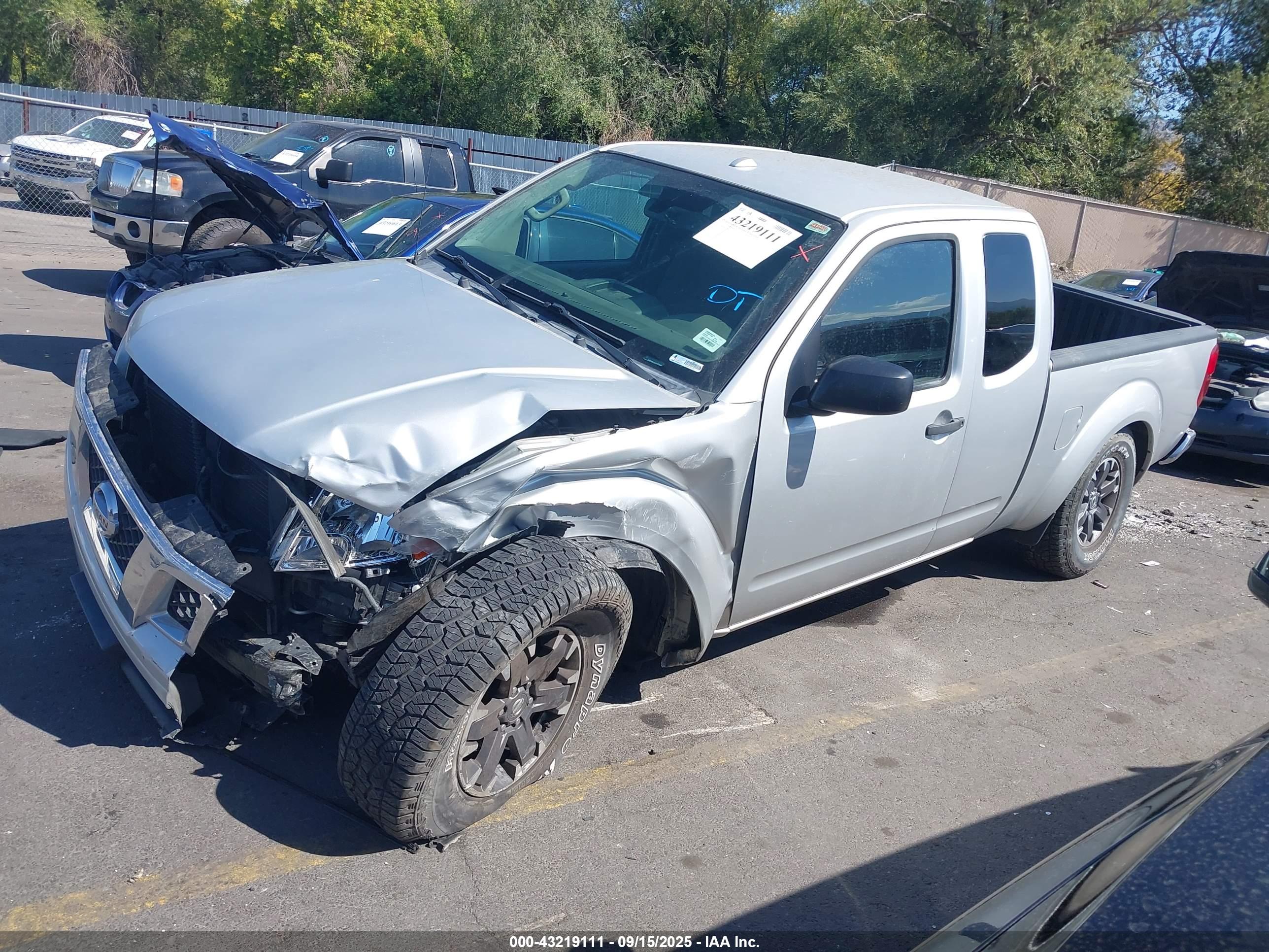 NISSAN FRONTIER image 2