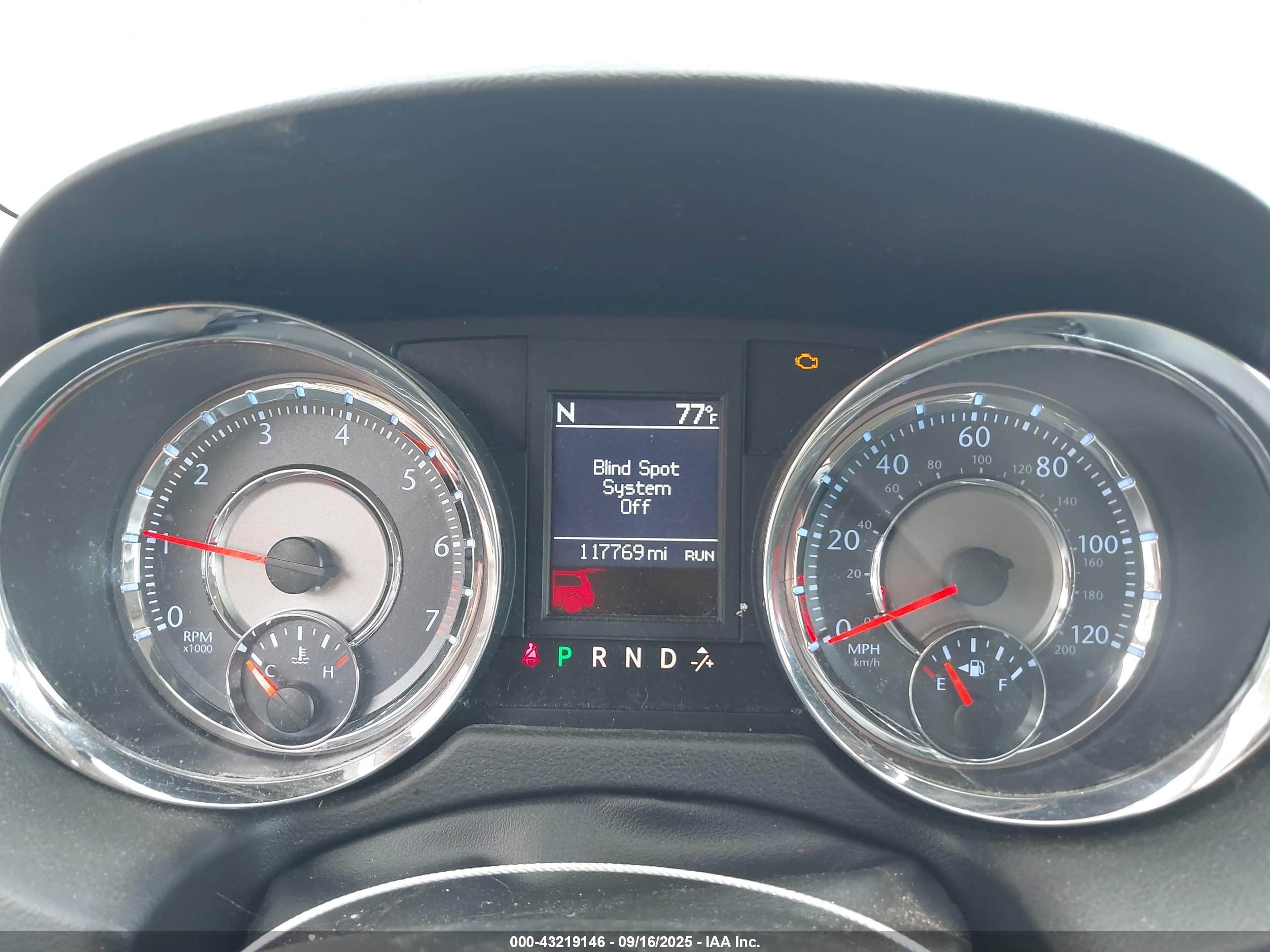 CHRYSLER TOWN image 7