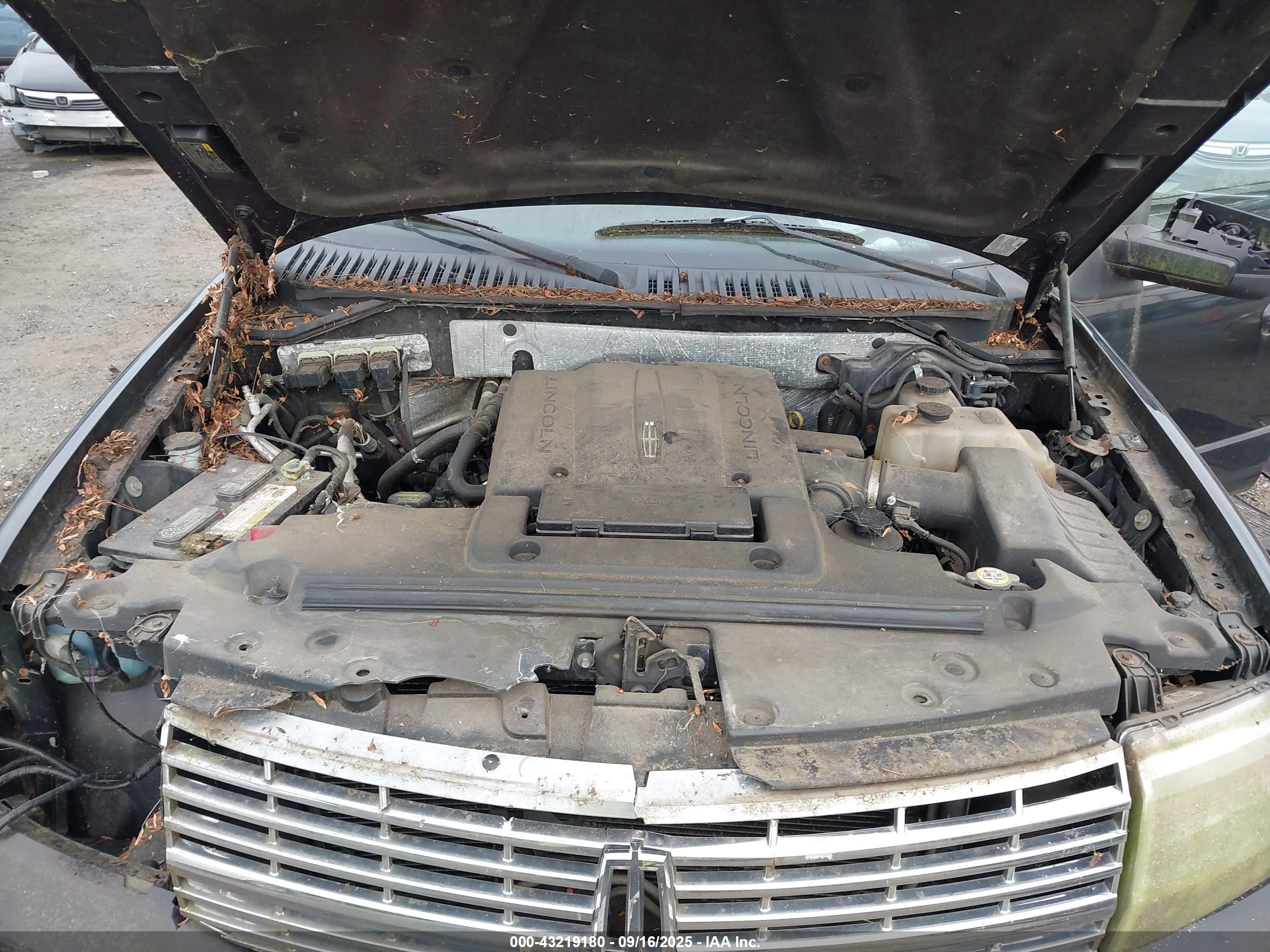 LINCOLN NAVIGATOR image 10