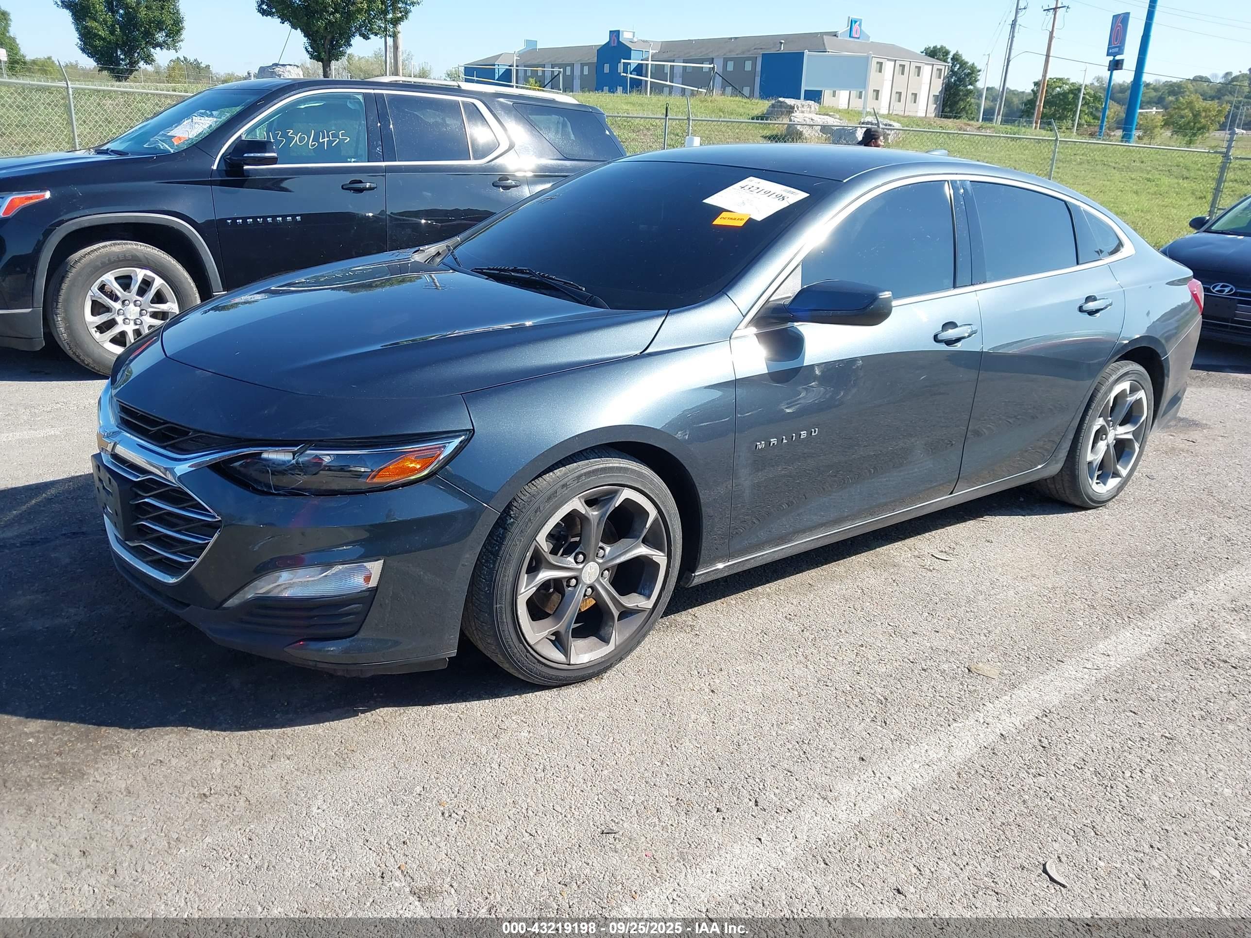 CHEVROLET MALIBU image 2