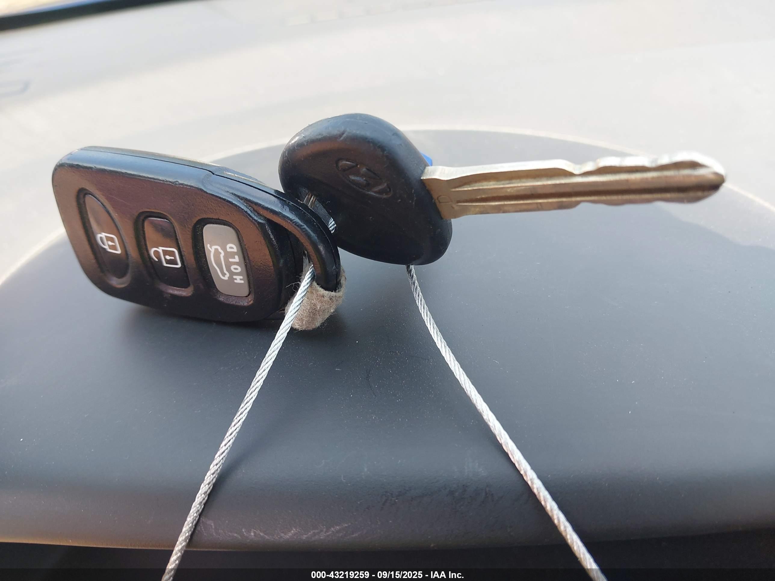 HYUNDAI ELANTRA image 11