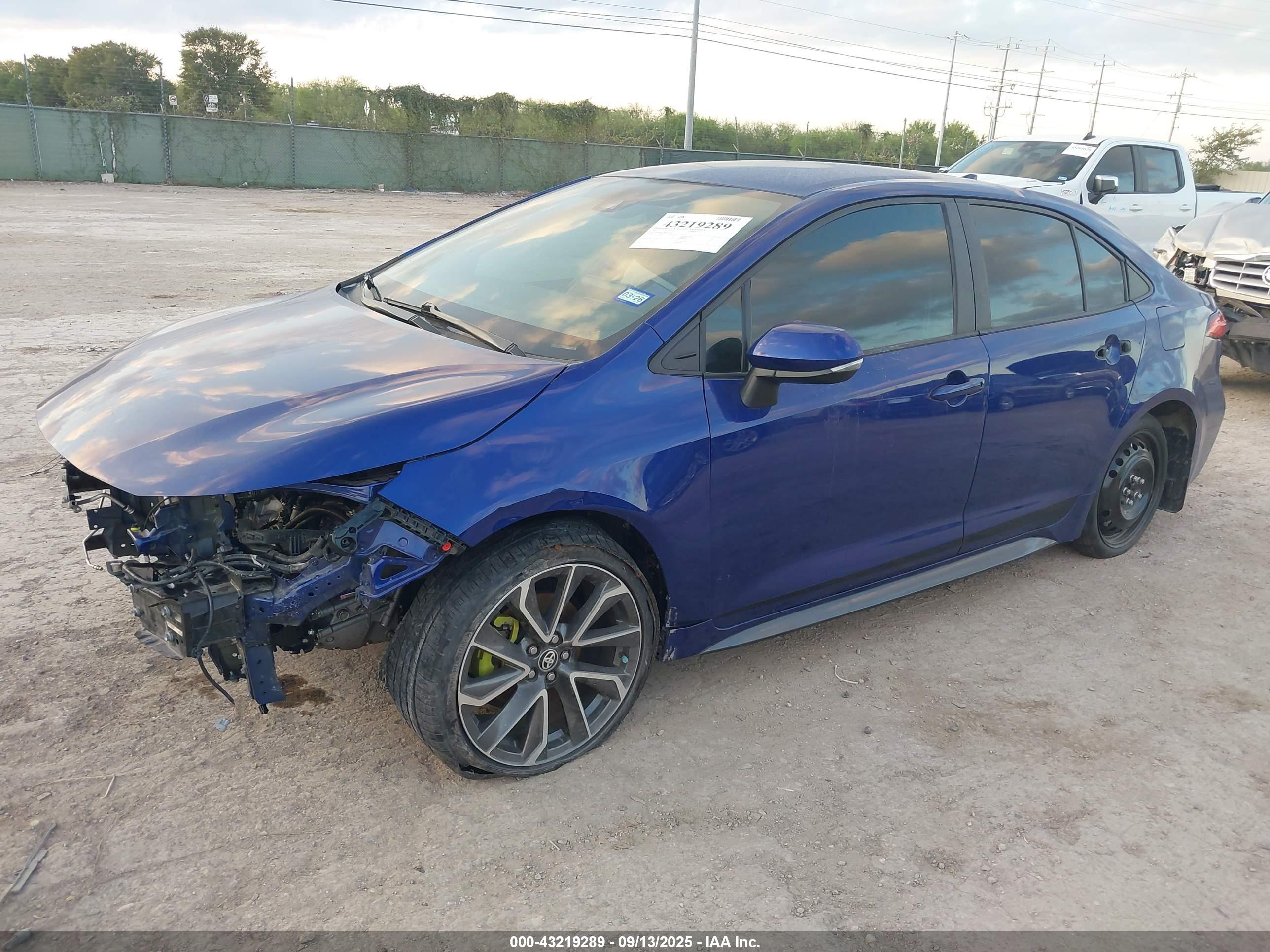 TOYOTA COROLLA image 2