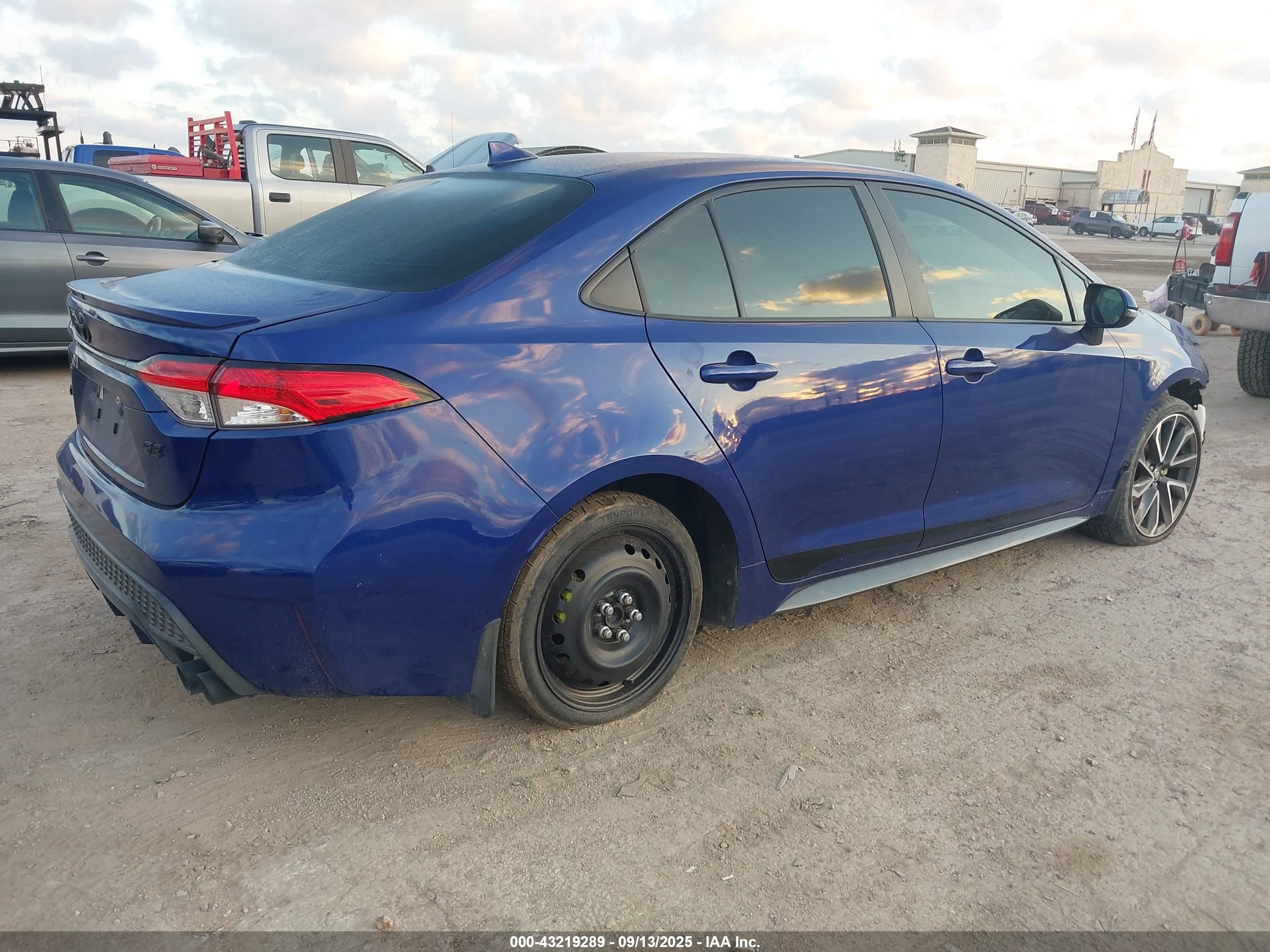 TOYOTA COROLLA image 4