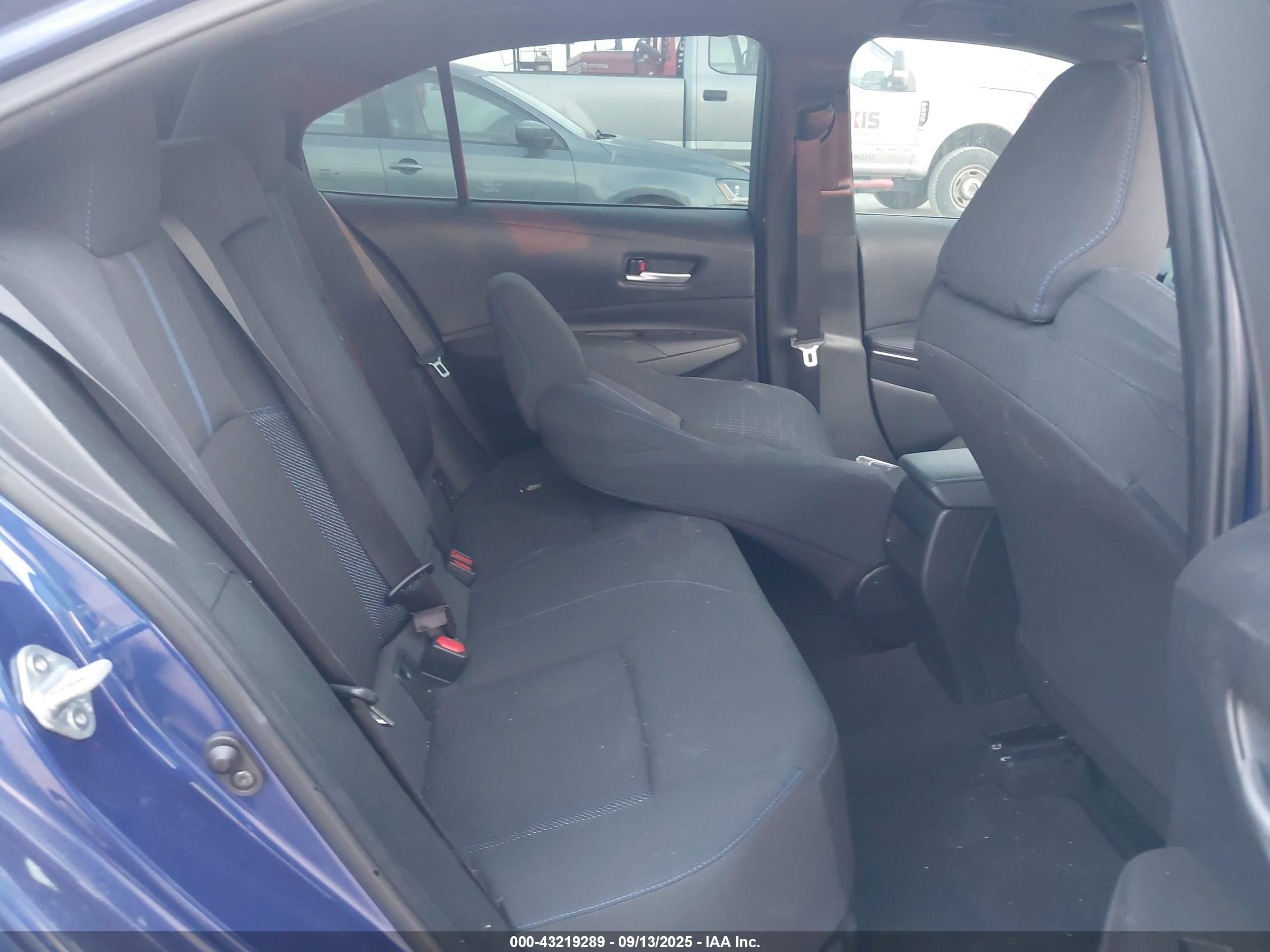 TOYOTA COROLLA image 8