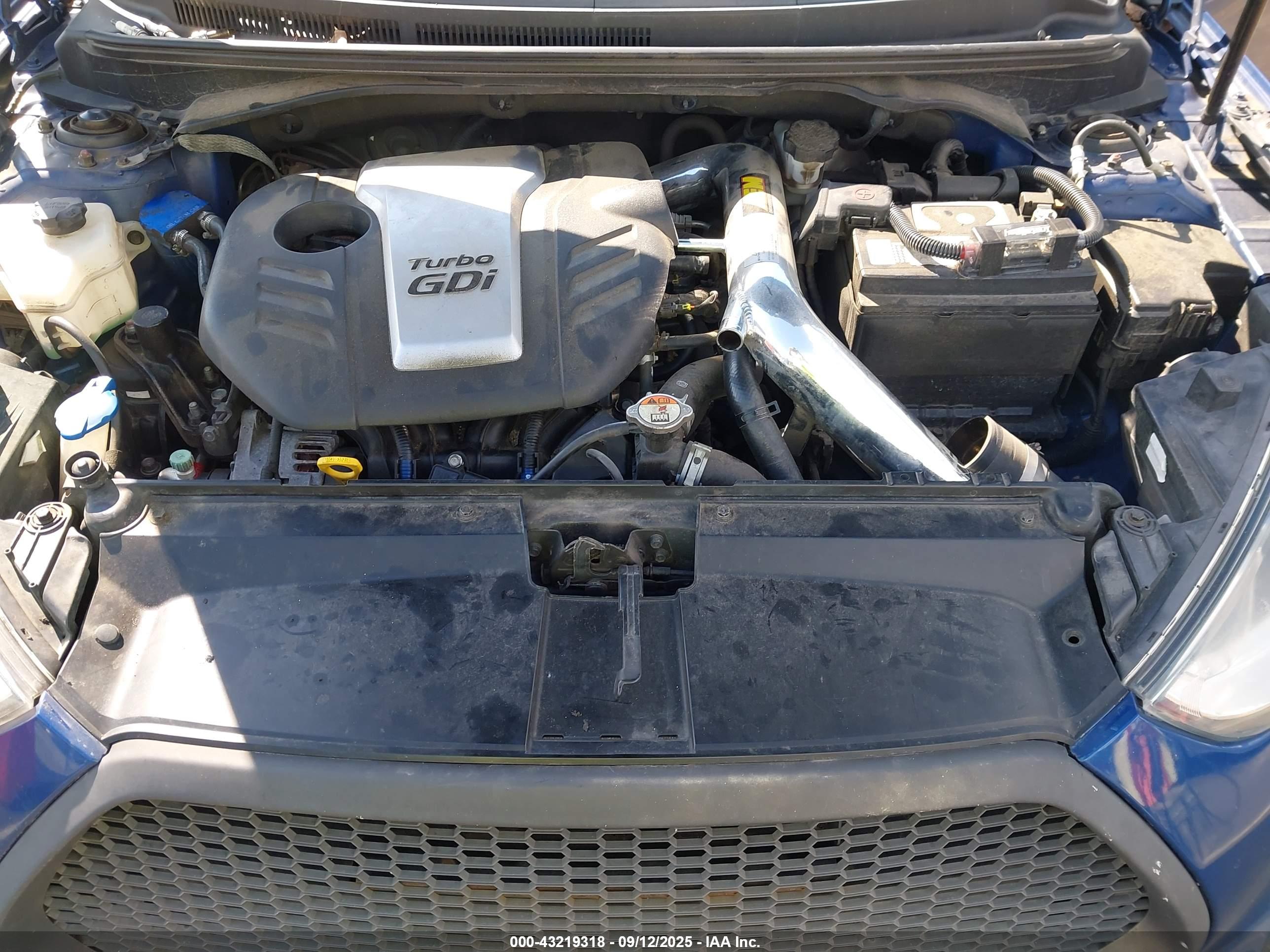HYUNDAI VELOSTER image 10