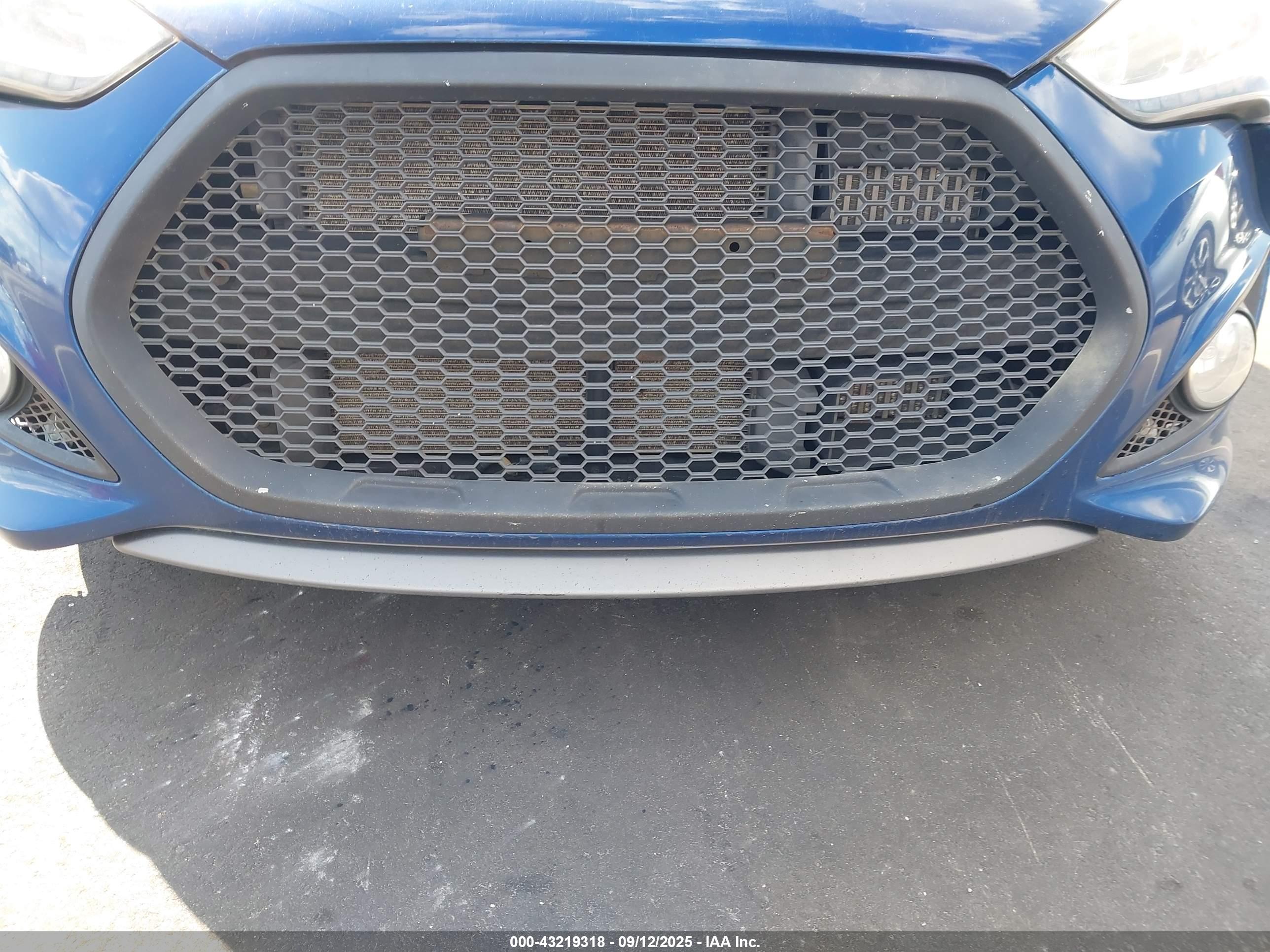 HYUNDAI VELOSTER image 6