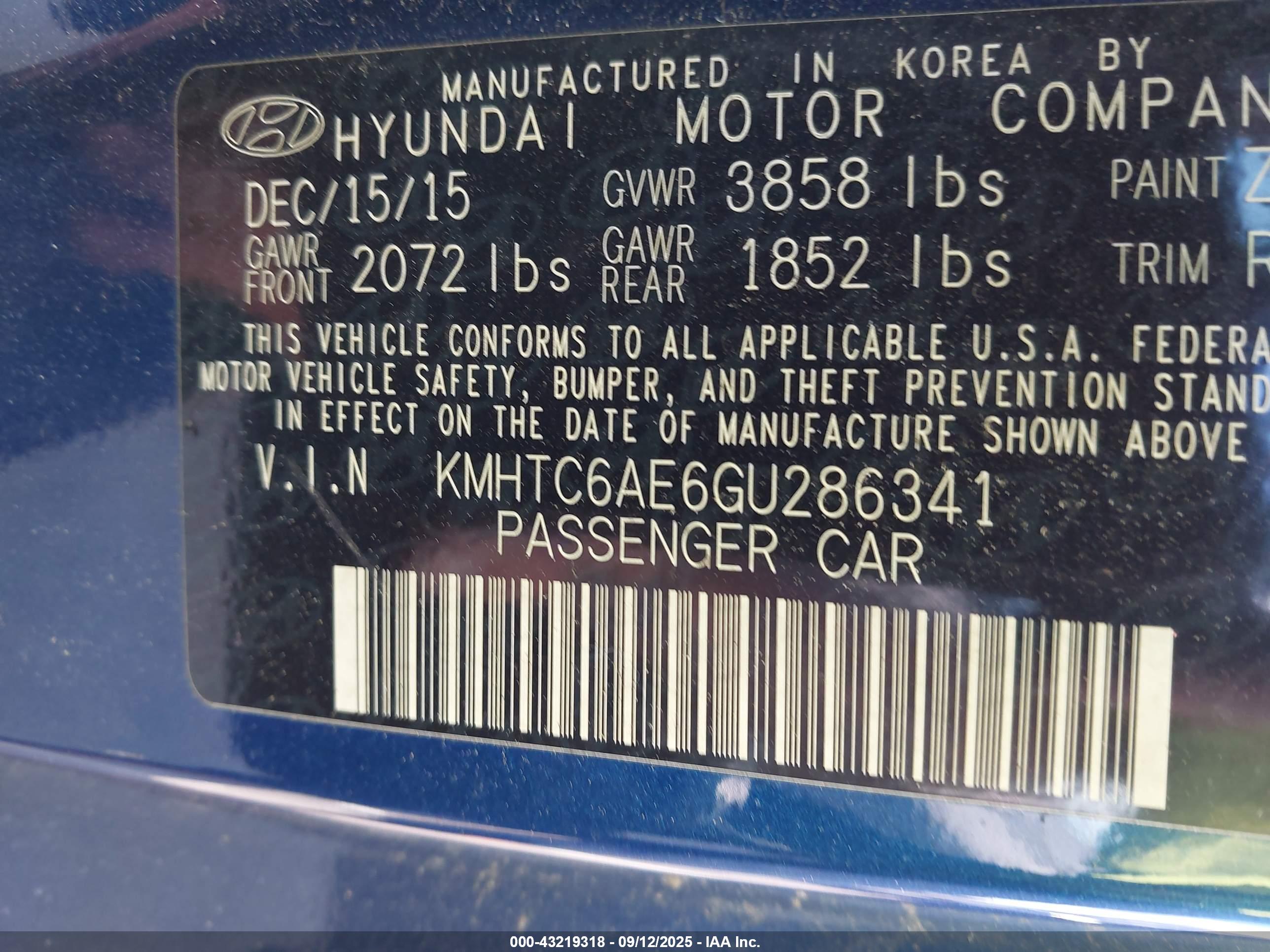 HYUNDAI VELOSTER image 9