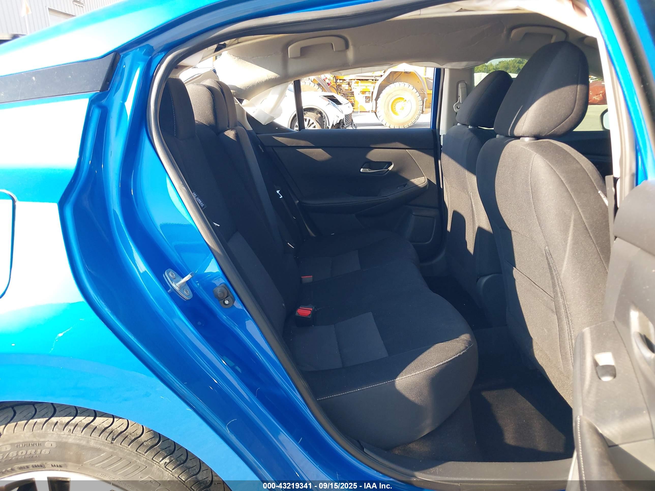 NISSAN SENTRA image 8