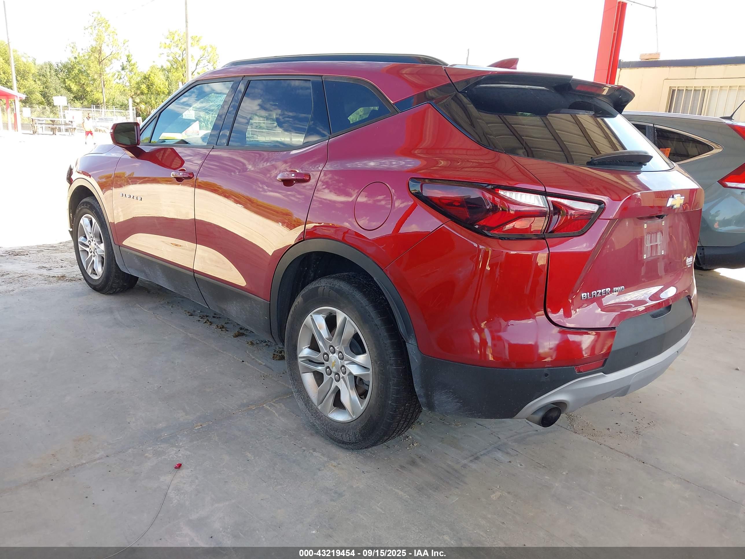 CHEVROLET BLAZER image 3