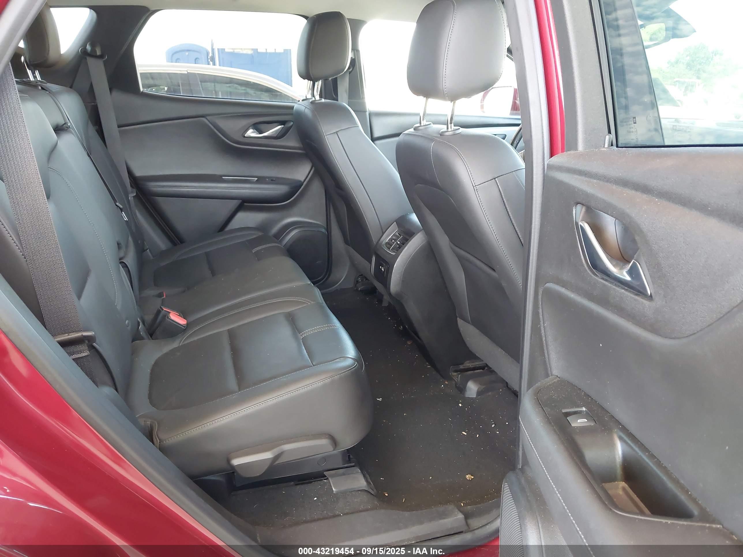 CHEVROLET BLAZER image 8