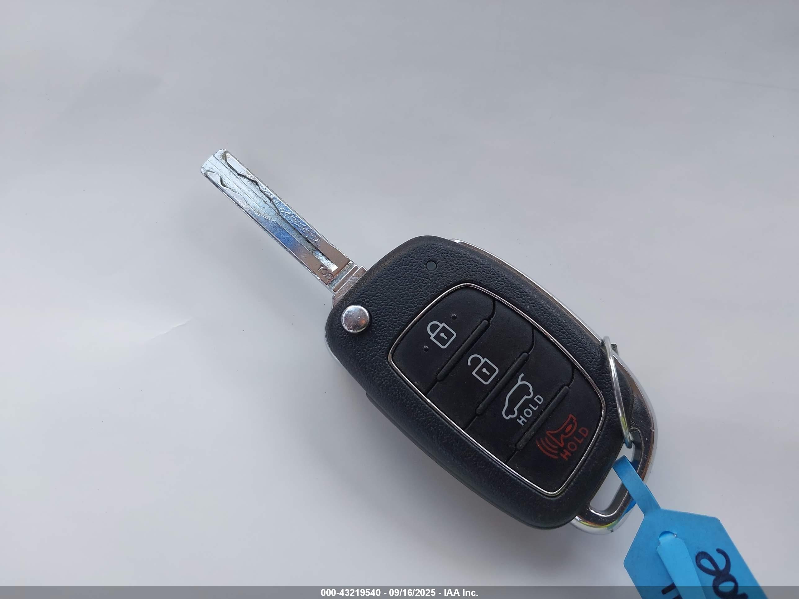 HYUNDAI TUCSON image 11