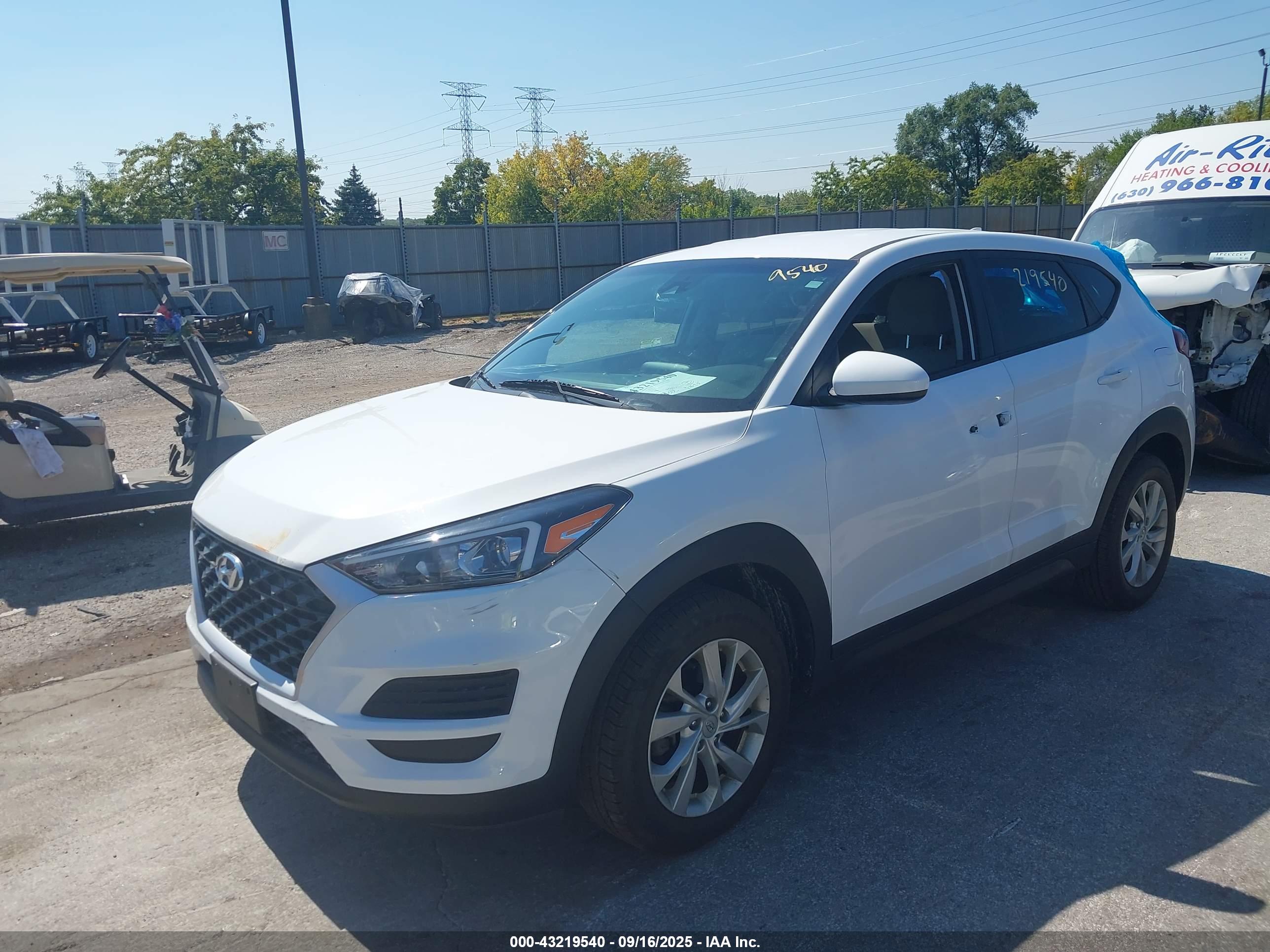 HYUNDAI TUCSON image 2