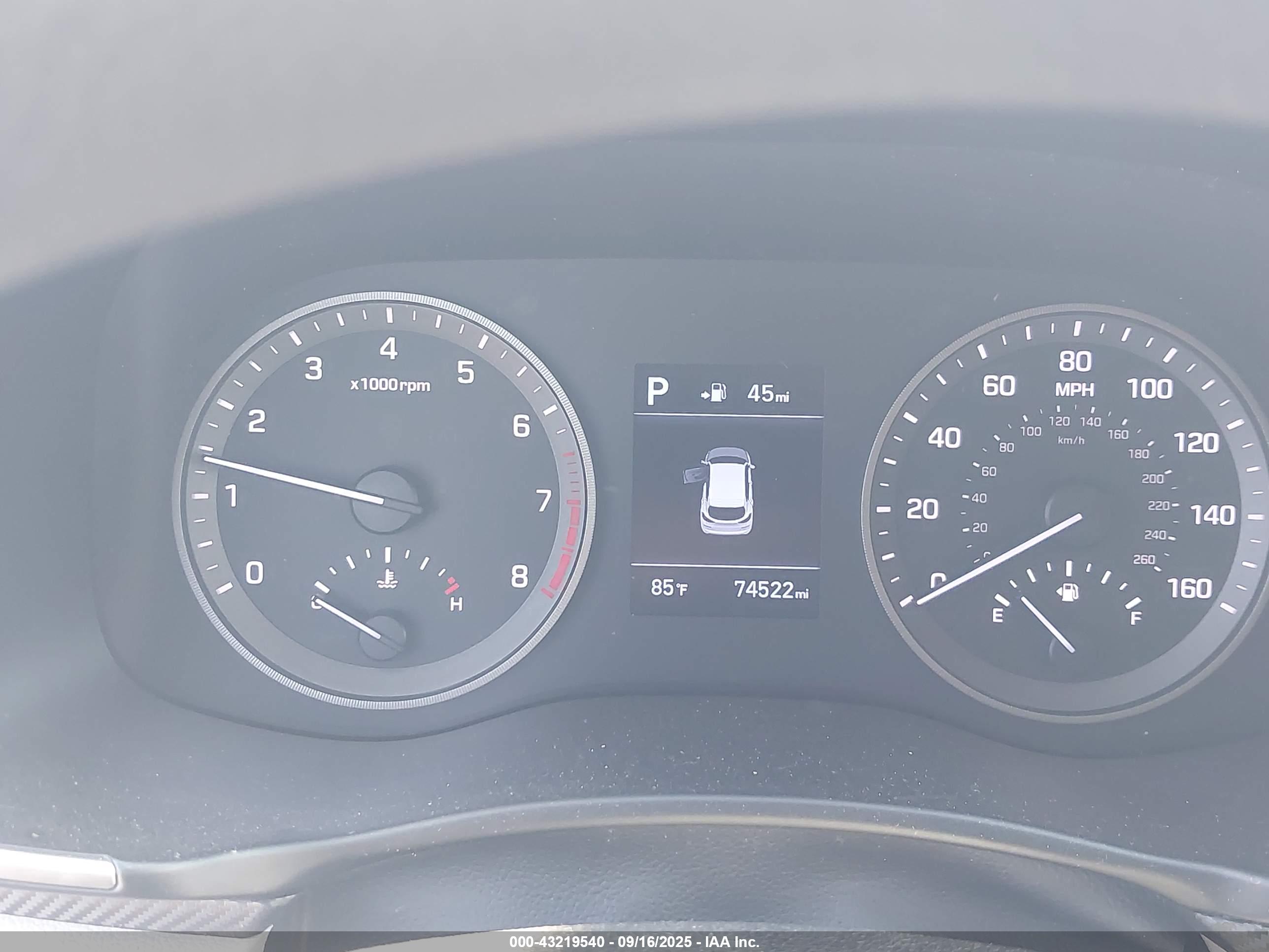 HYUNDAI TUCSON image 7