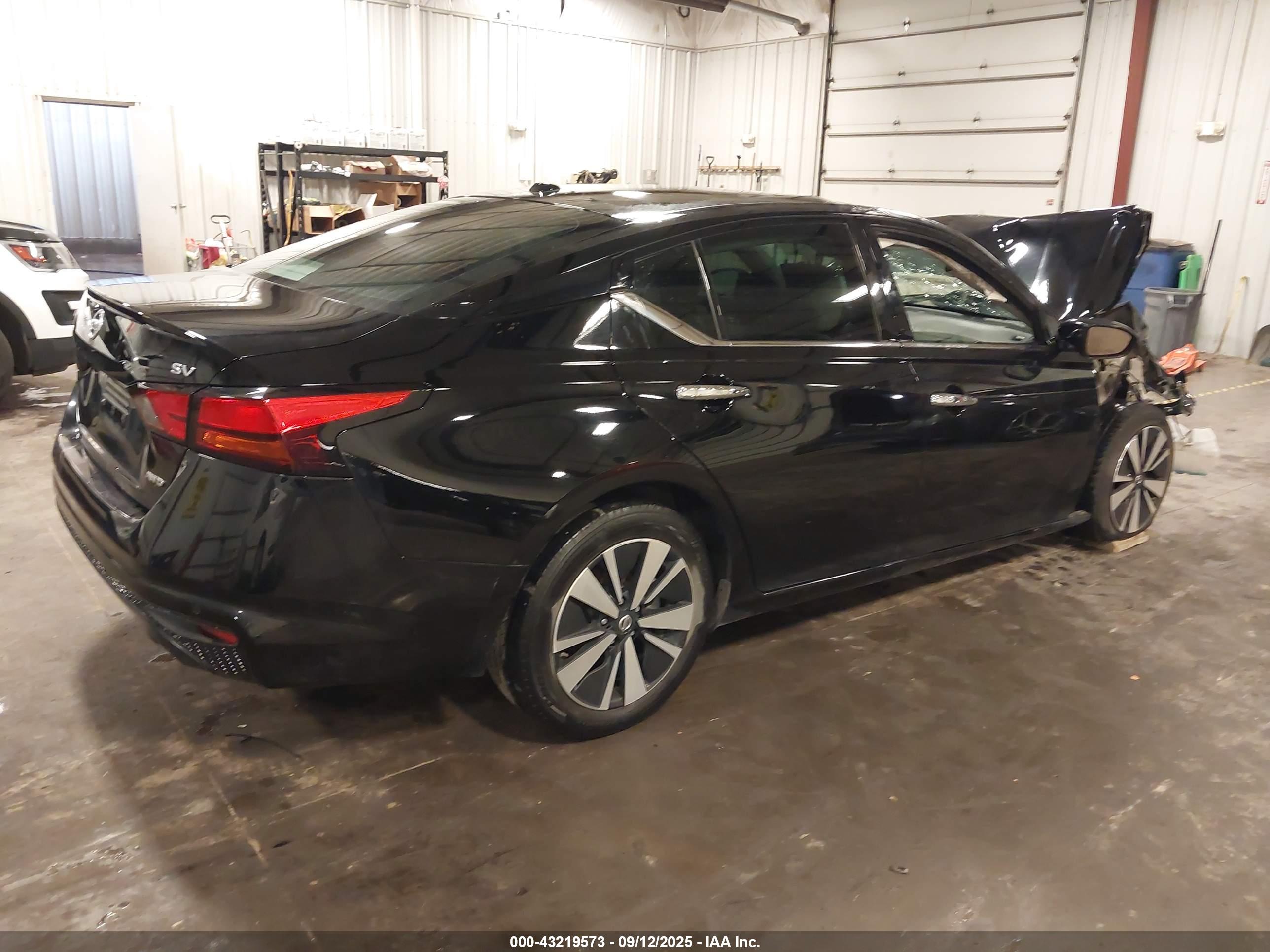 NISSAN ALTIMA image 4