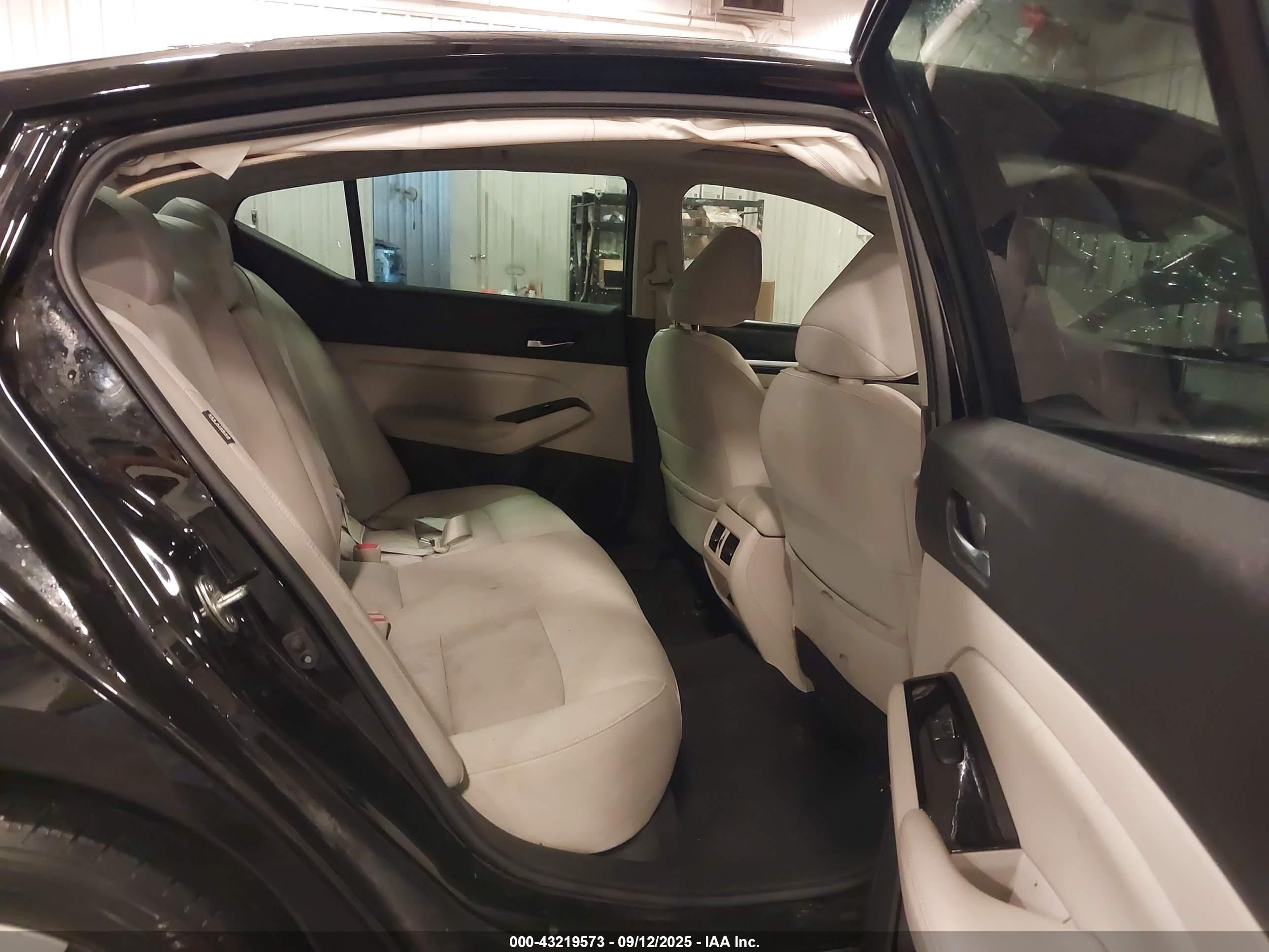 NISSAN ALTIMA image 8