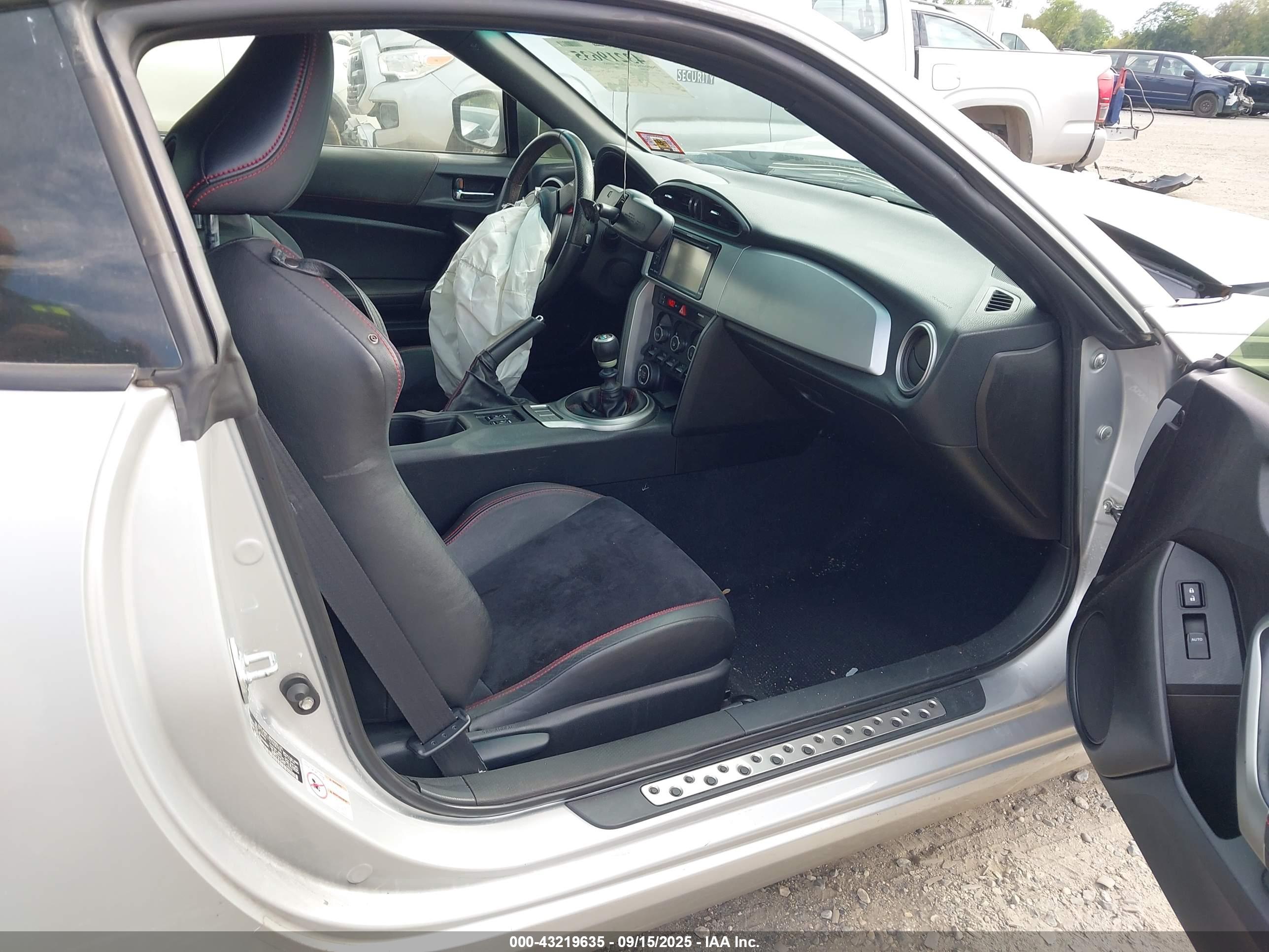 SUBARU BRZ image 5
