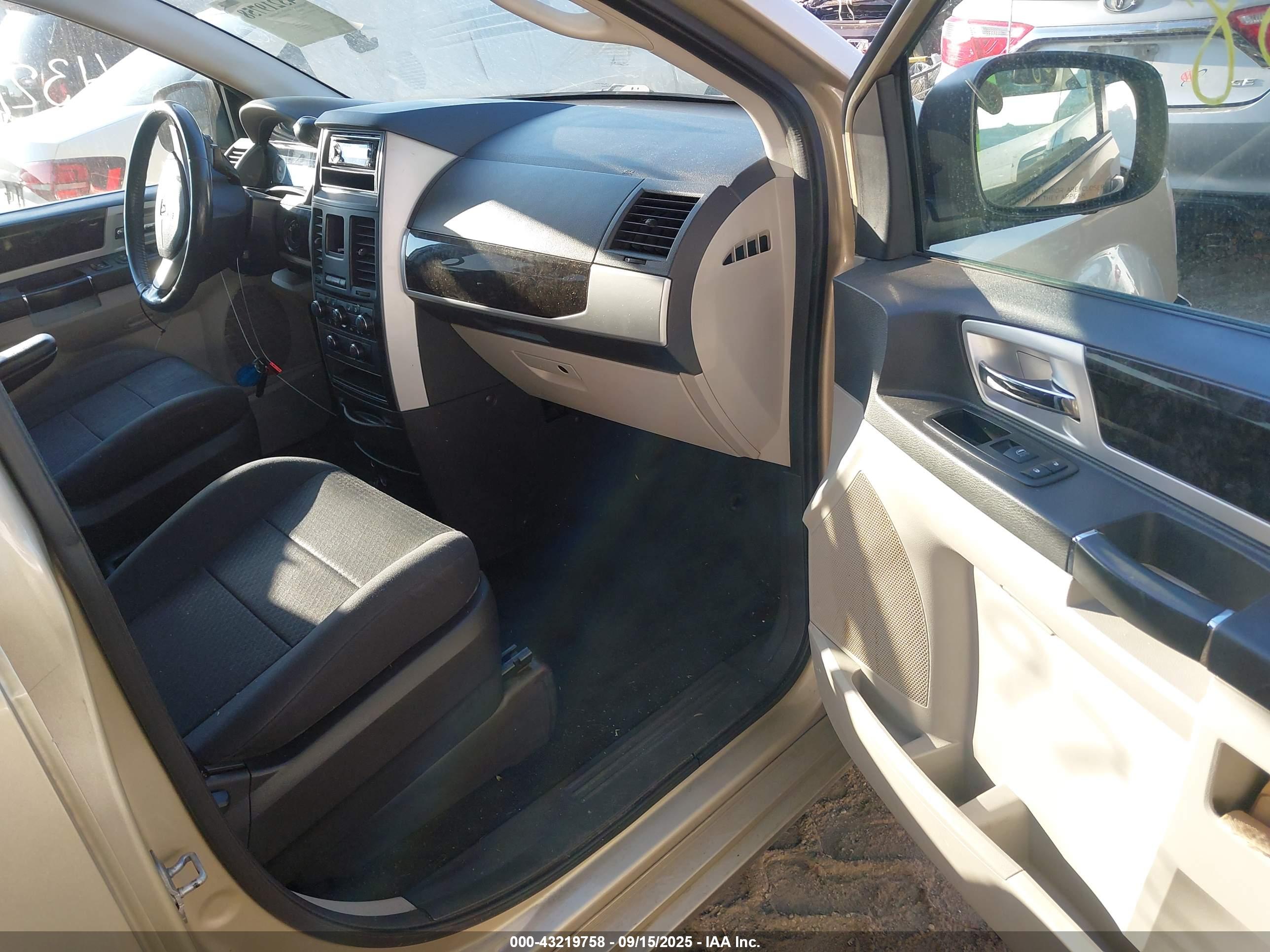 DODGE GRAND image 5