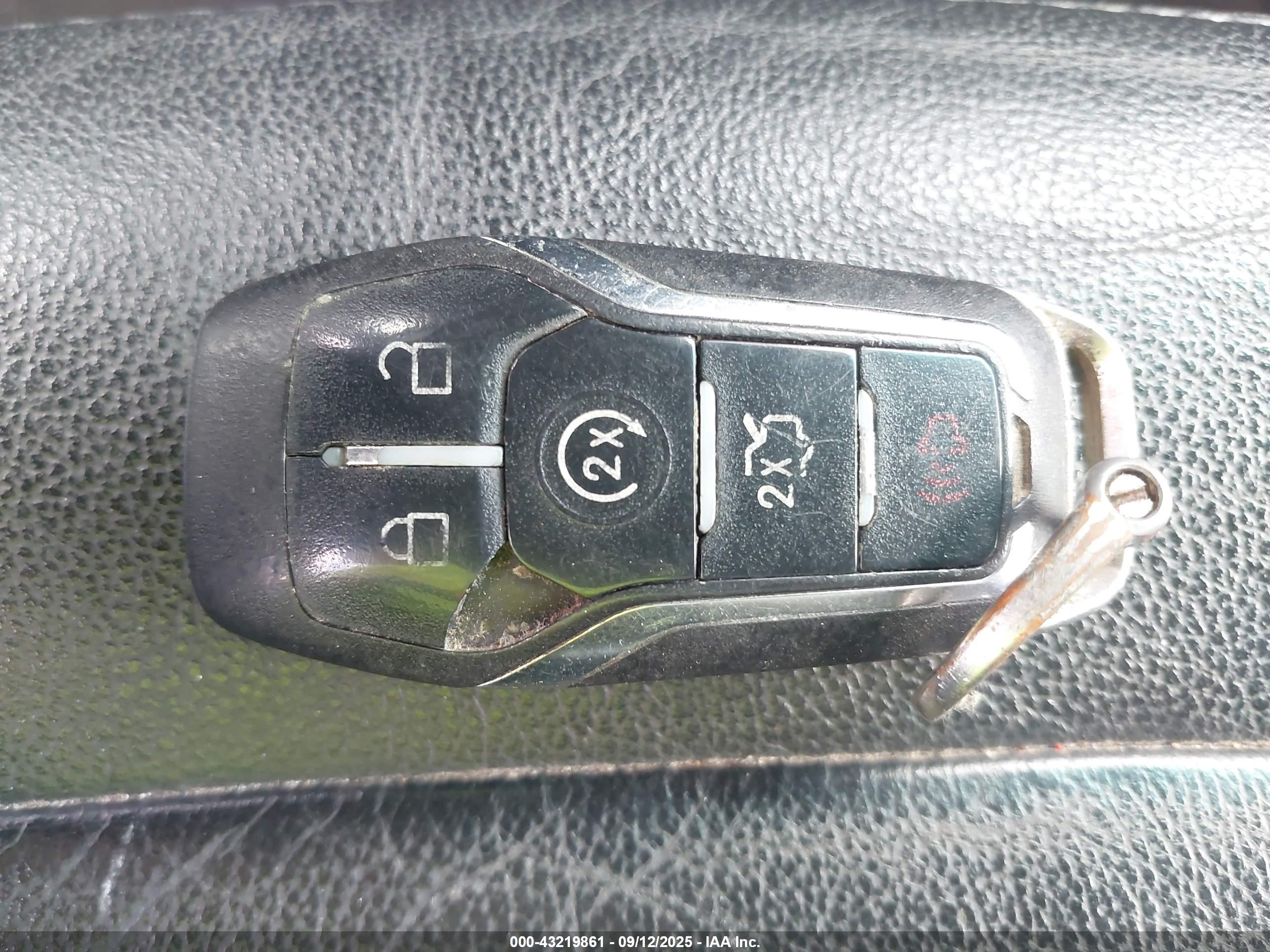 FORD EXPLORER image 11
