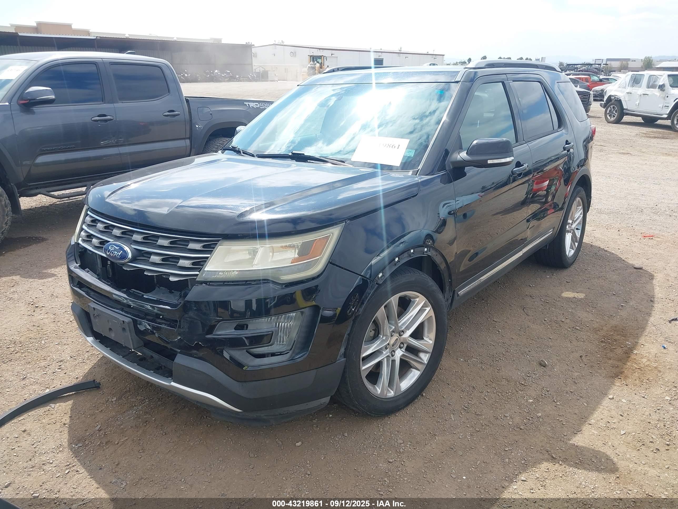 FORD EXPLORER image 2