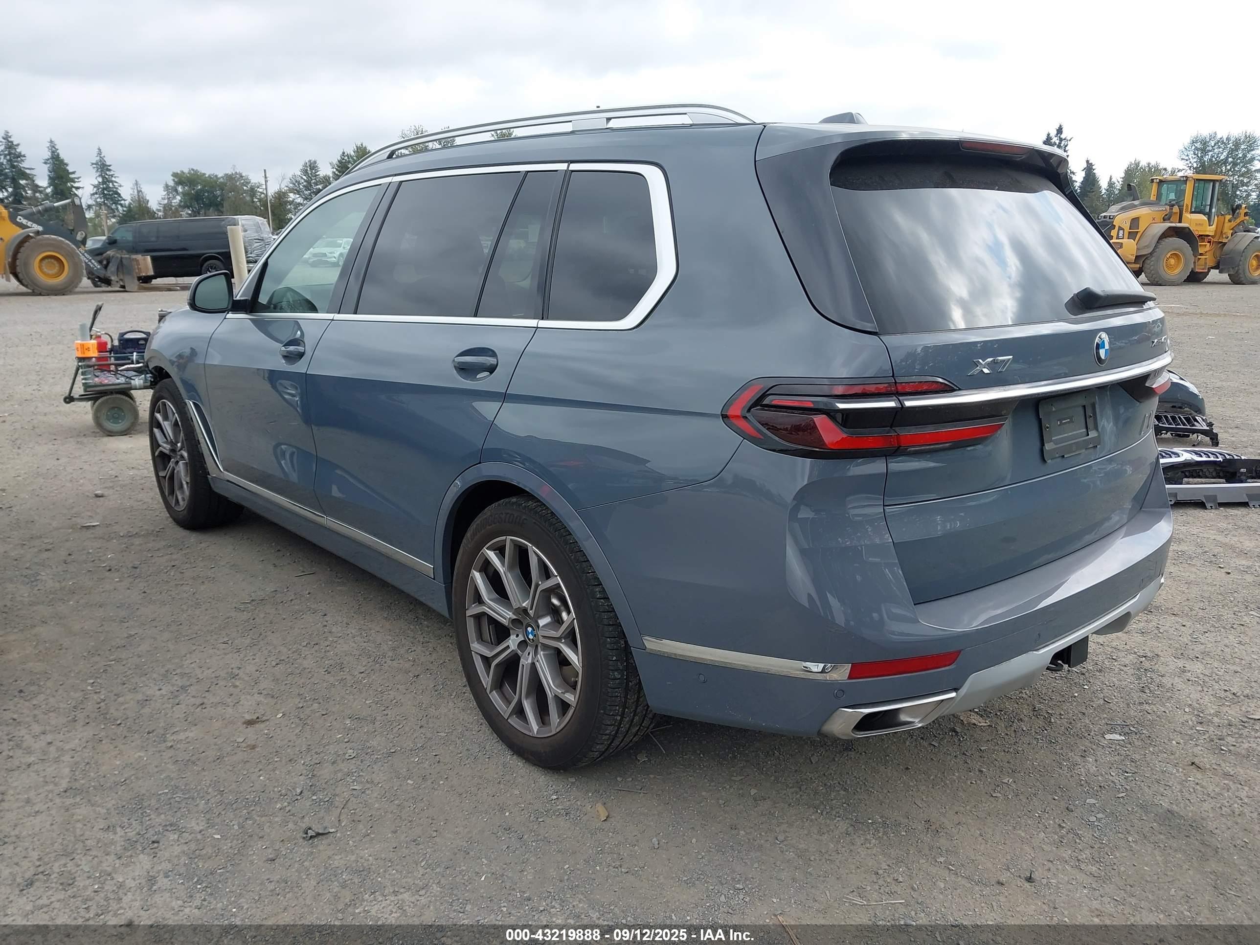 BMW X7 image 3